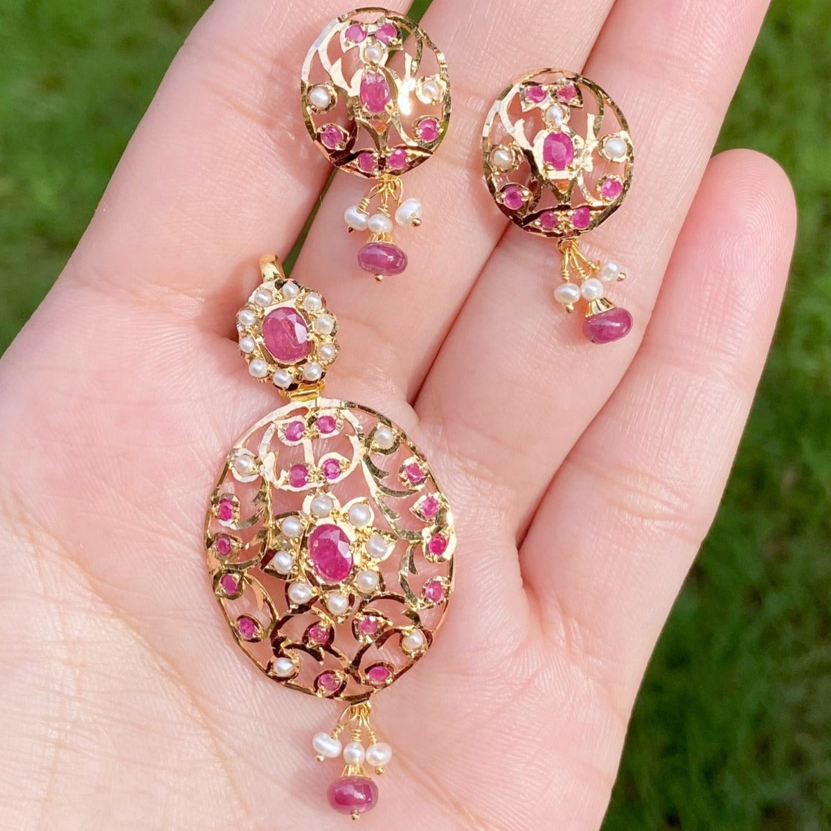 Ruby pendant store and earrings