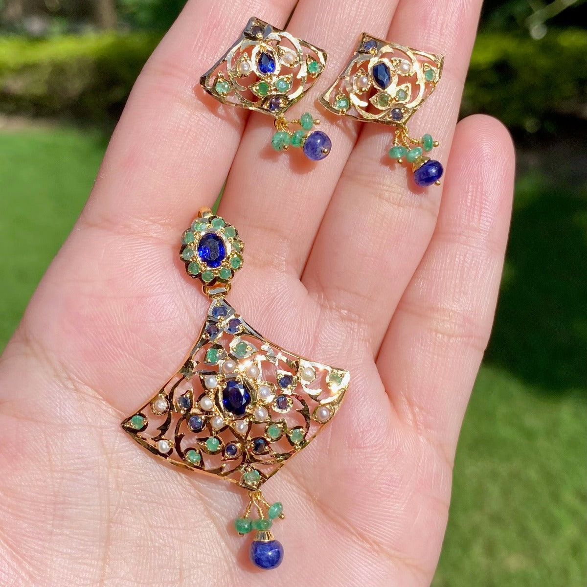 22k Gold Pendant and Earring Set | Light weight Indian Gold Jewelry
