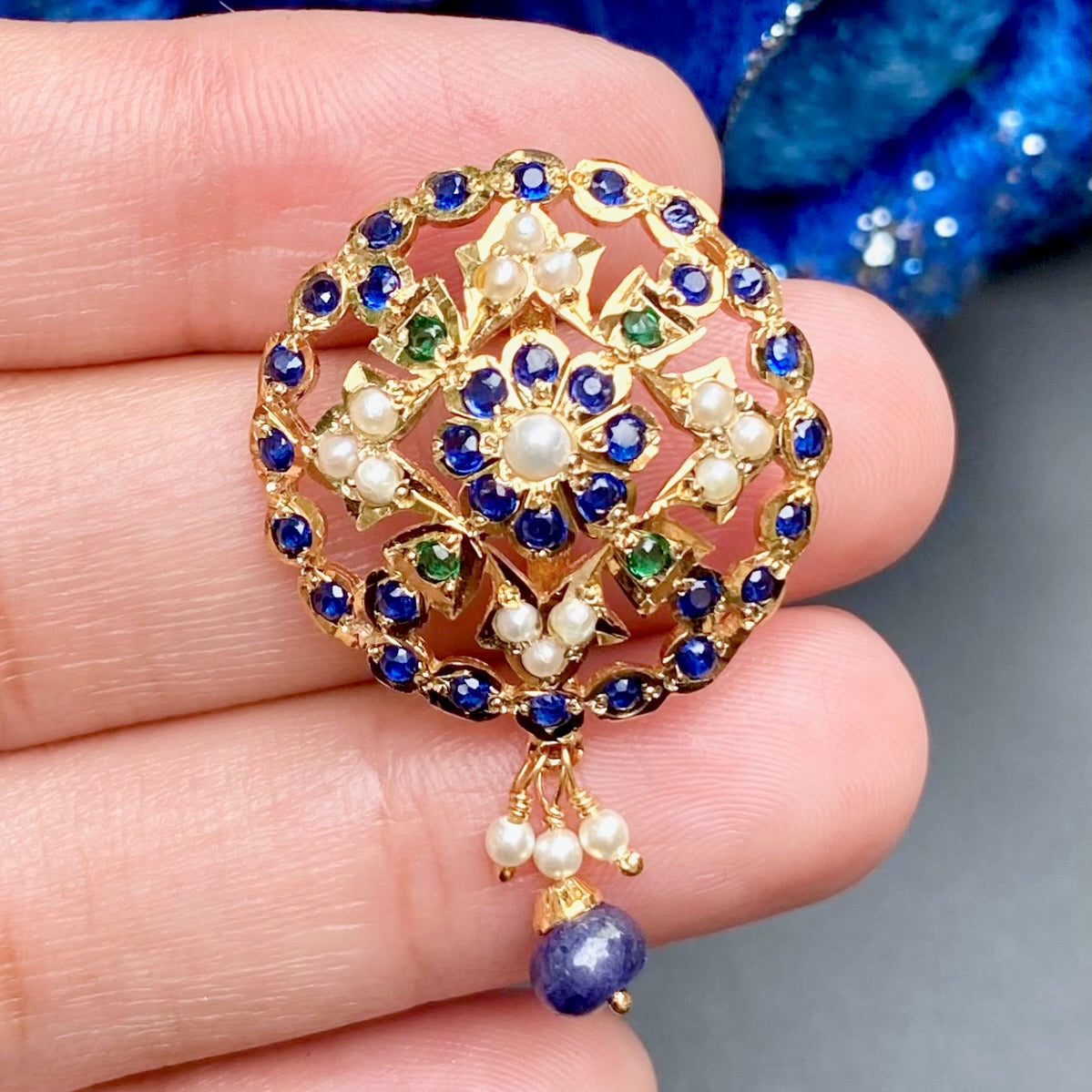 ELEGANT SAPPHIRE JEWELLERY