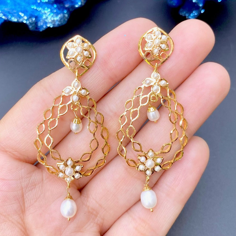 Light Weight Earrings Latest Model Gold सोने पर आधुनिक
