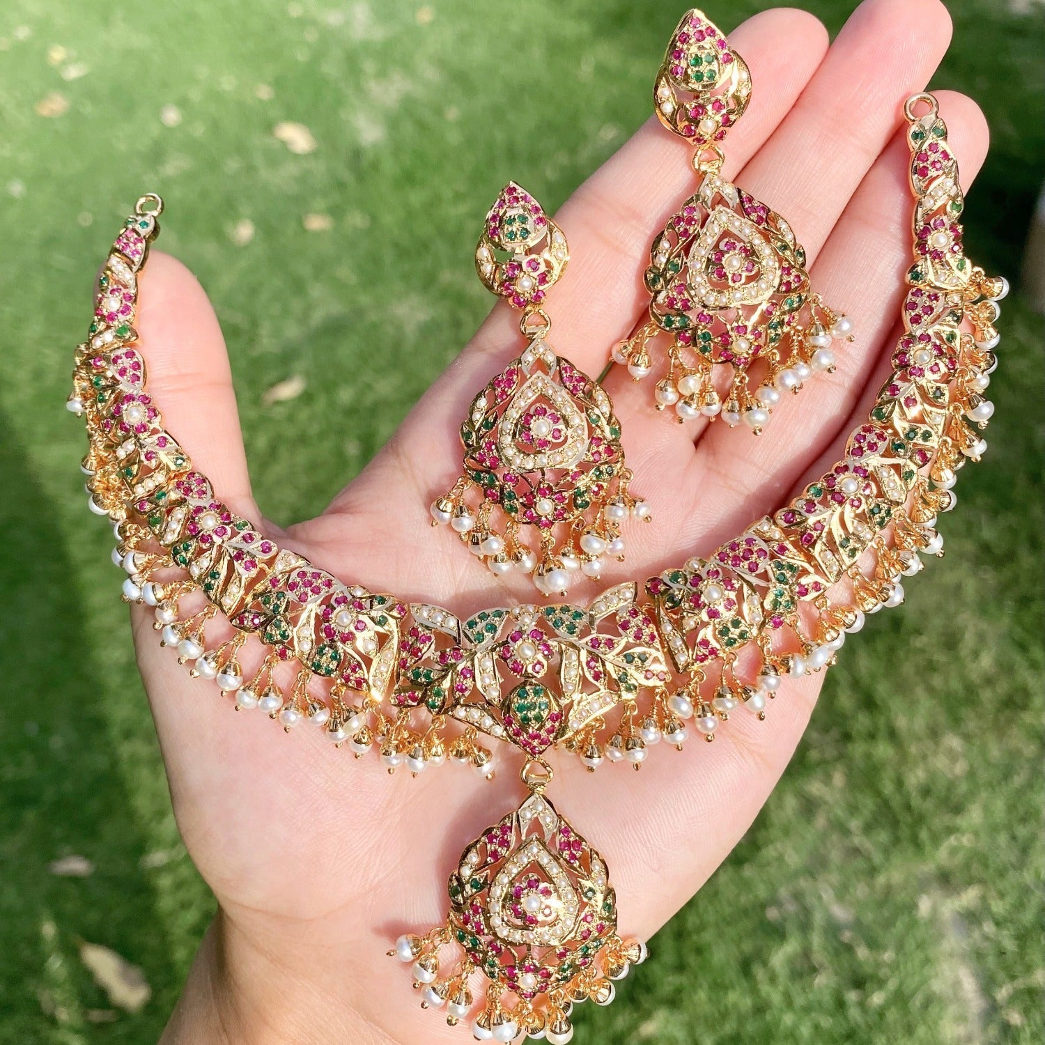 fine ruby emerald pearl jadau set