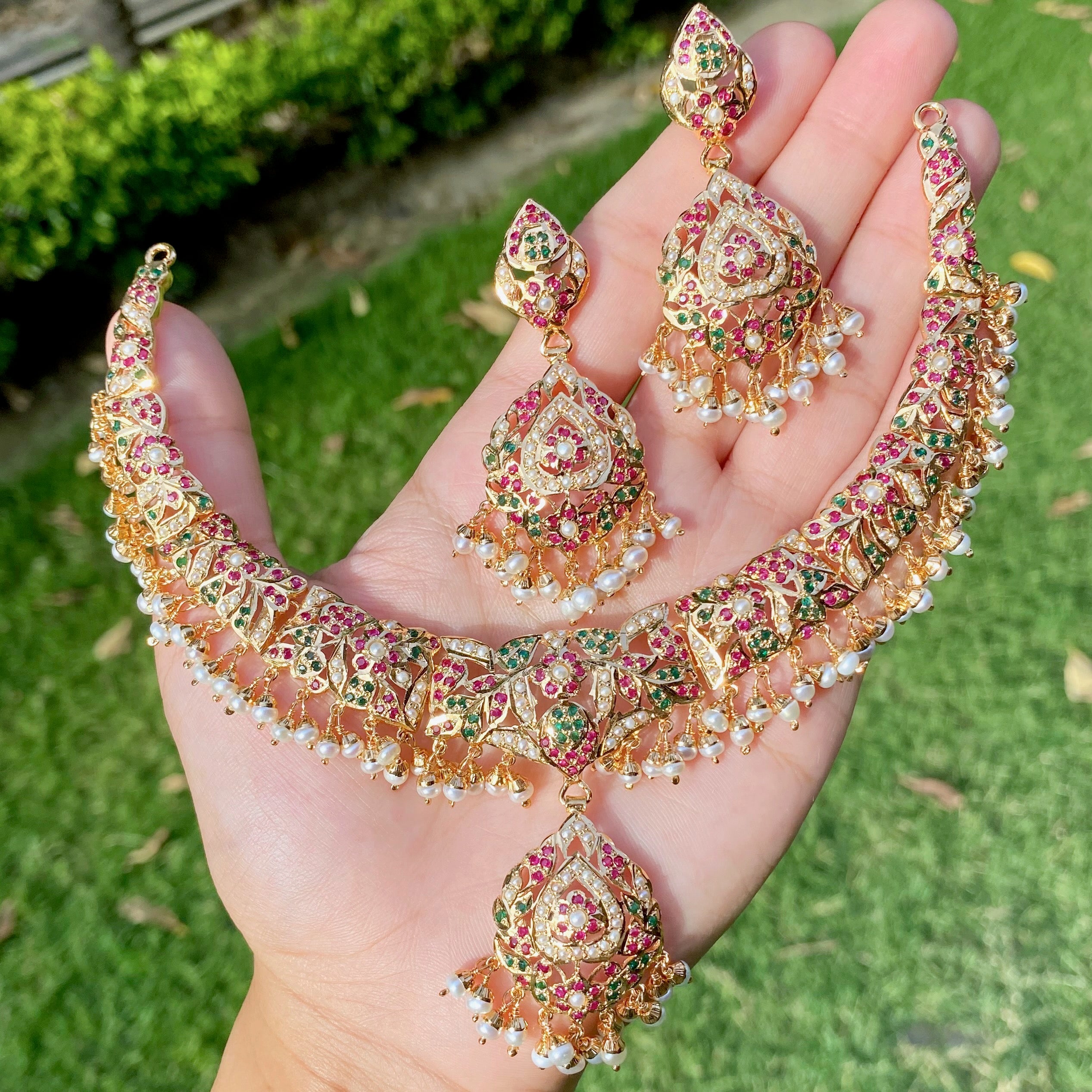 fine ruby emerald pearl jadau set