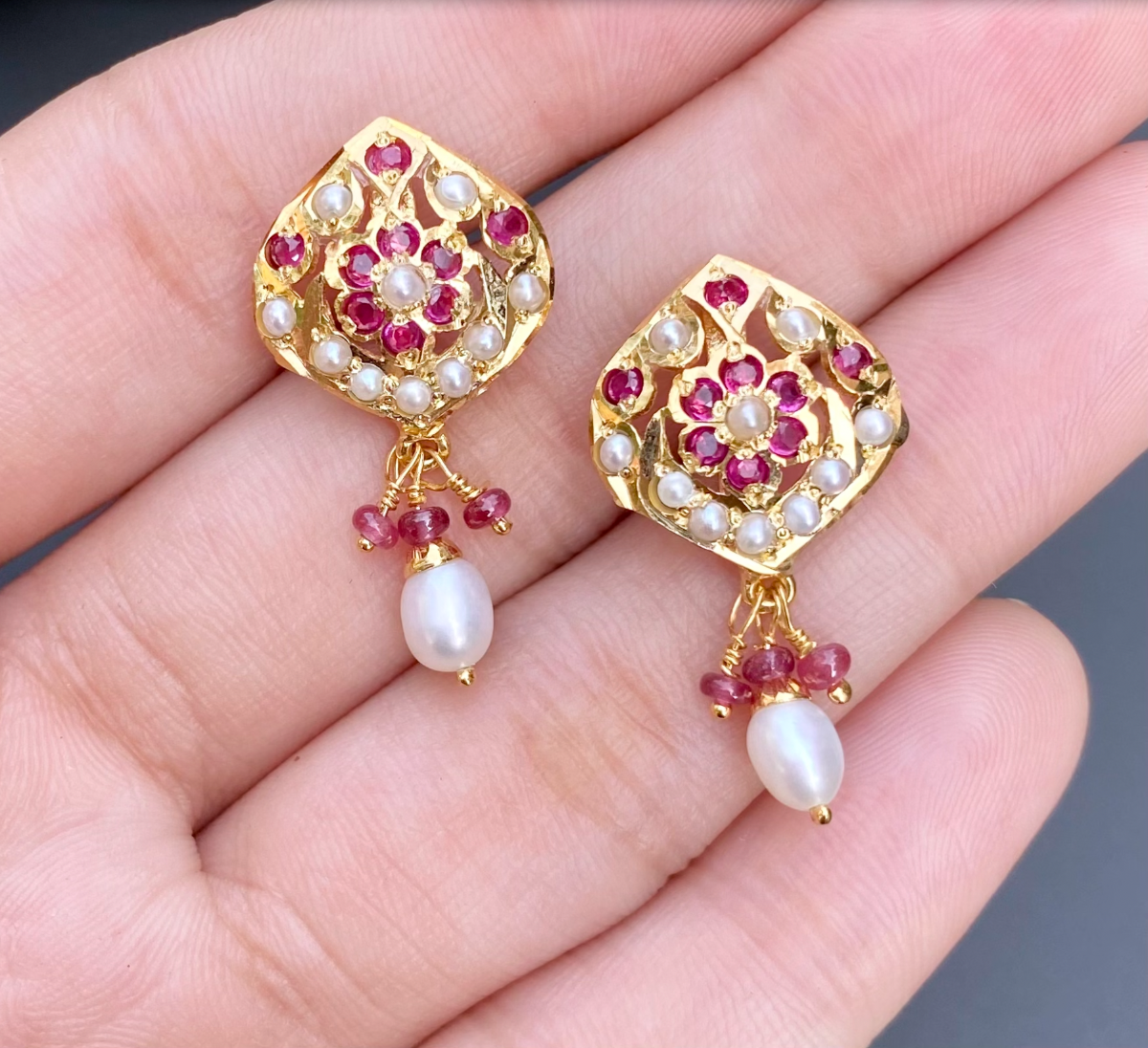 pendant set for gifting