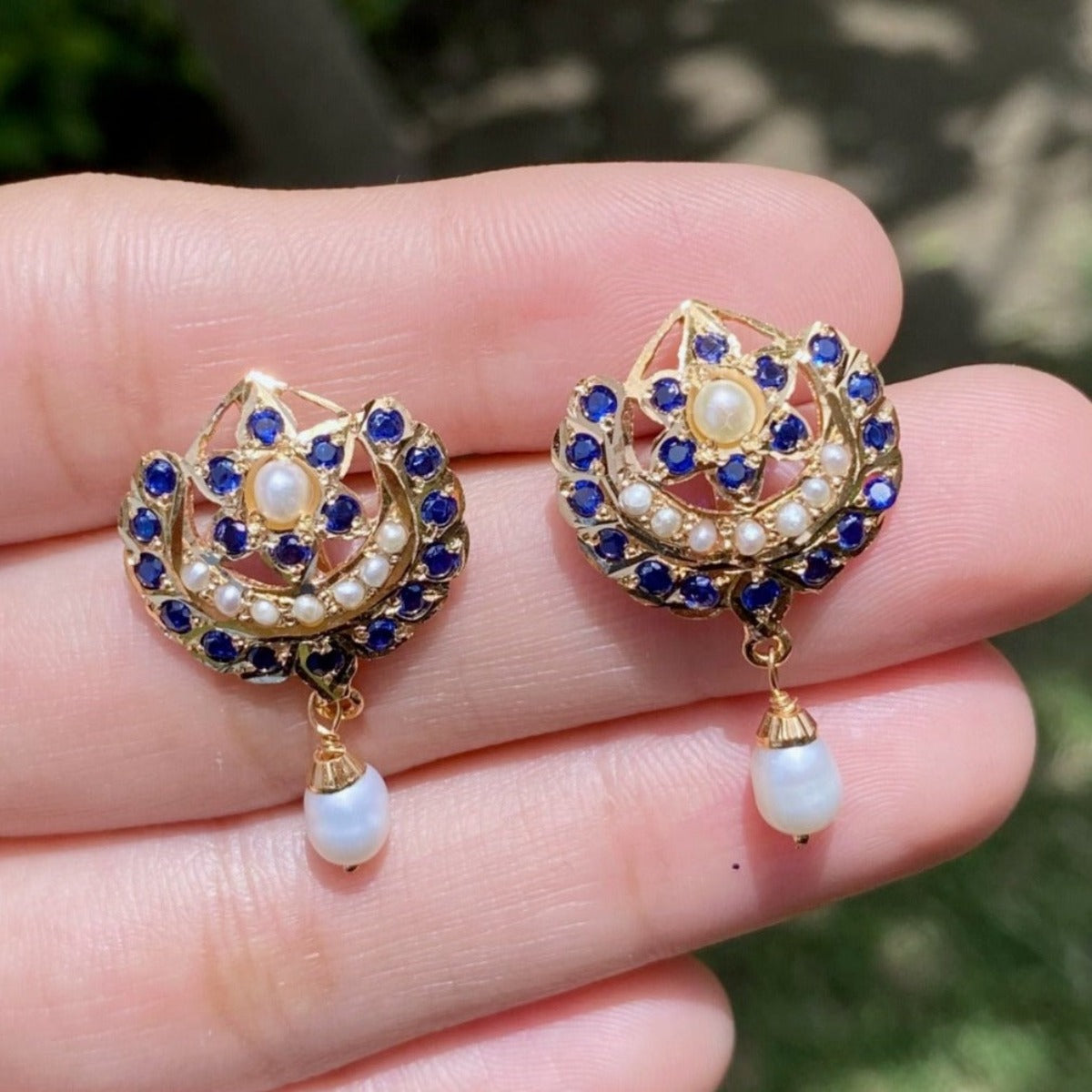 blue sapphire studs