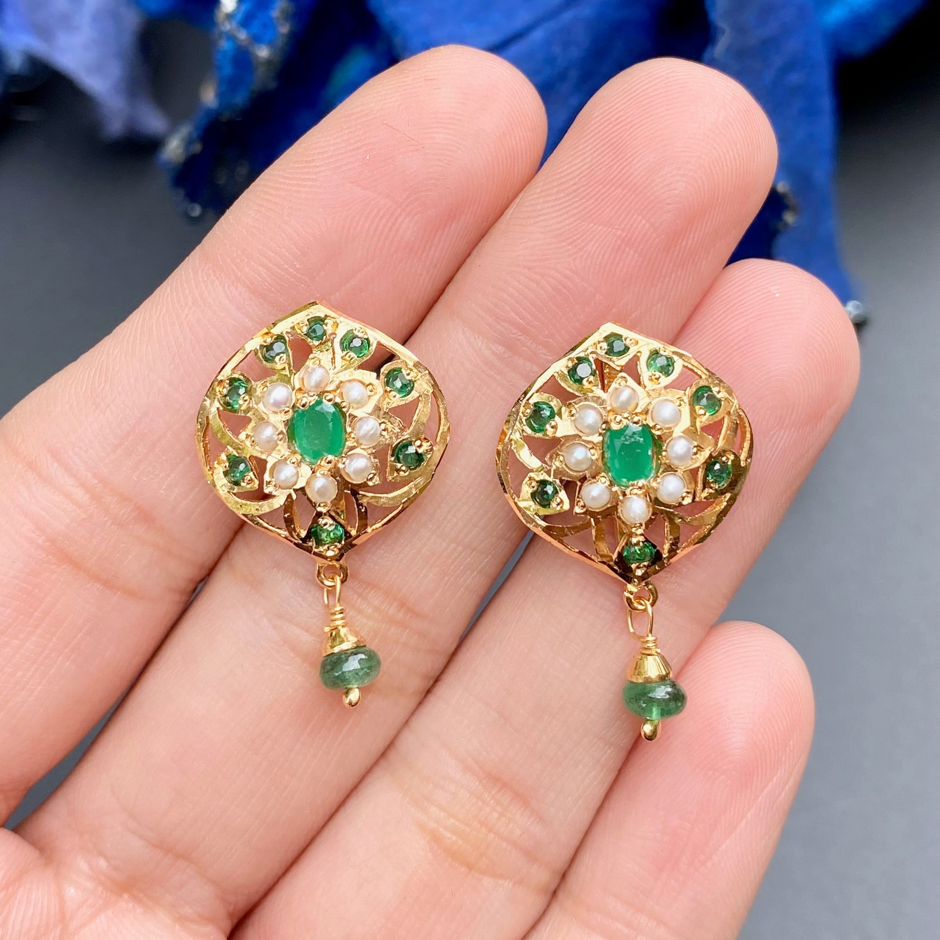 cute emerald stud earrings