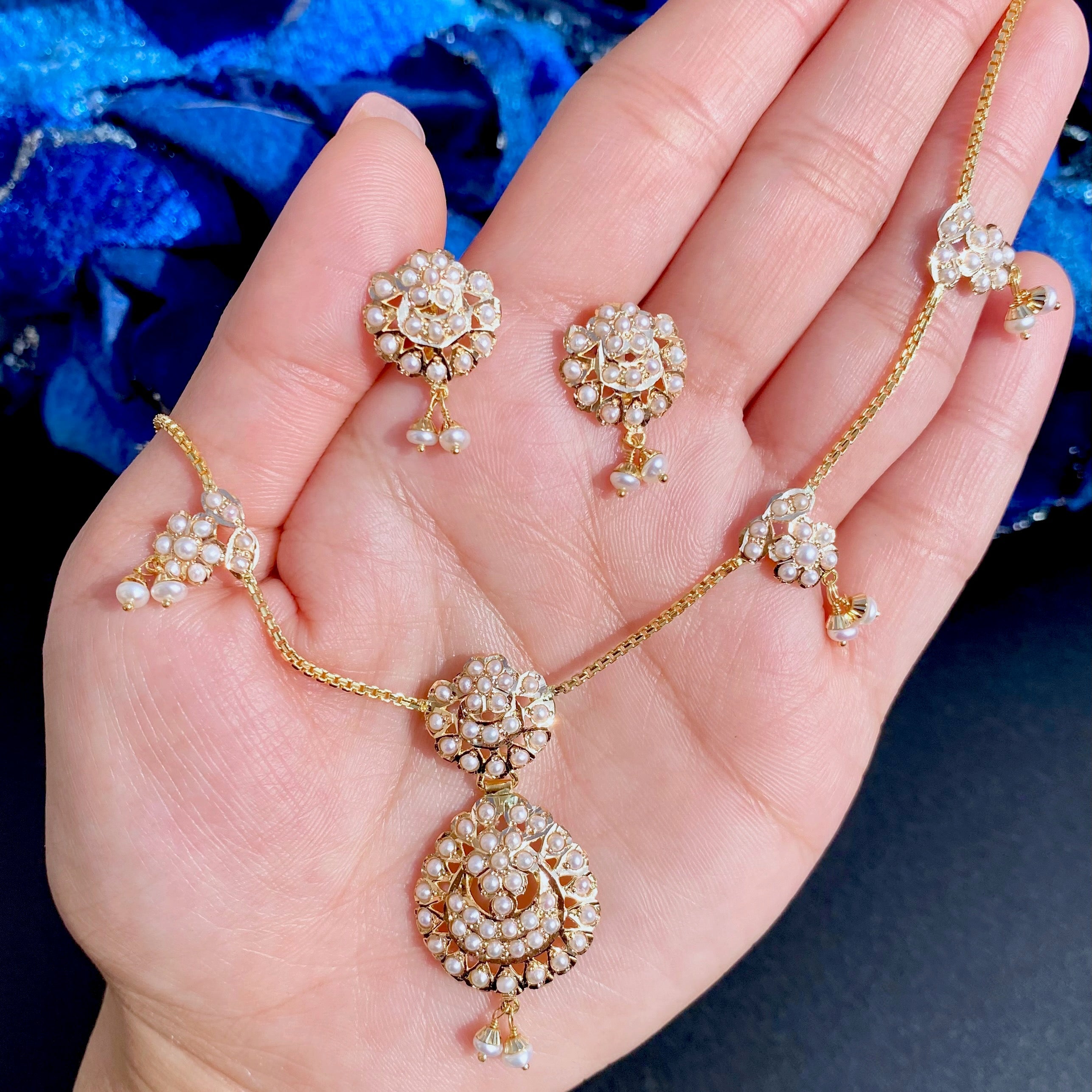 dainty jadau set gold