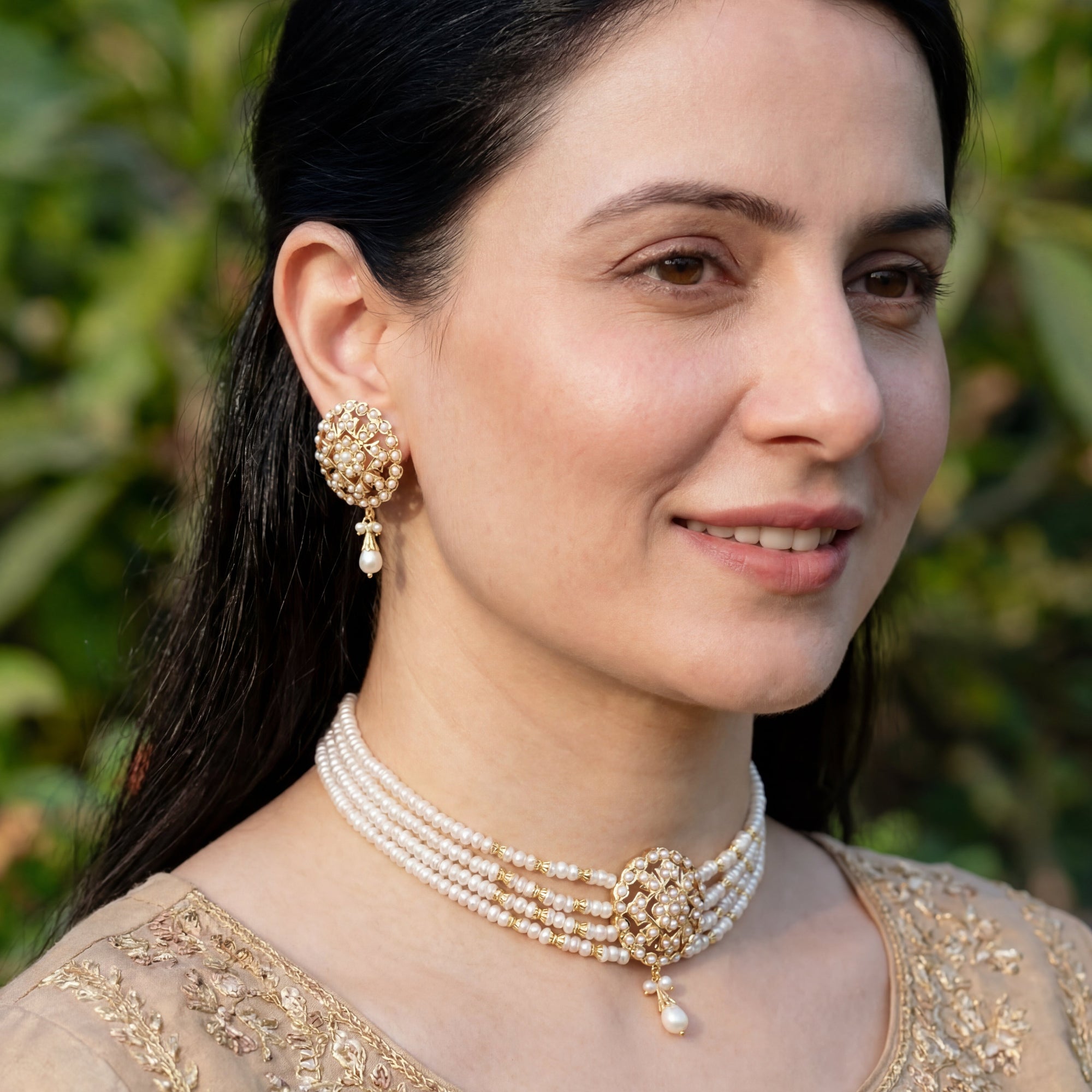 मिनिमलिस्टिक पर्ल चोकर सेट | स्टर्लिंग सिल्वर पर गोल्ड प्लेटेड | असली मोती NS 158