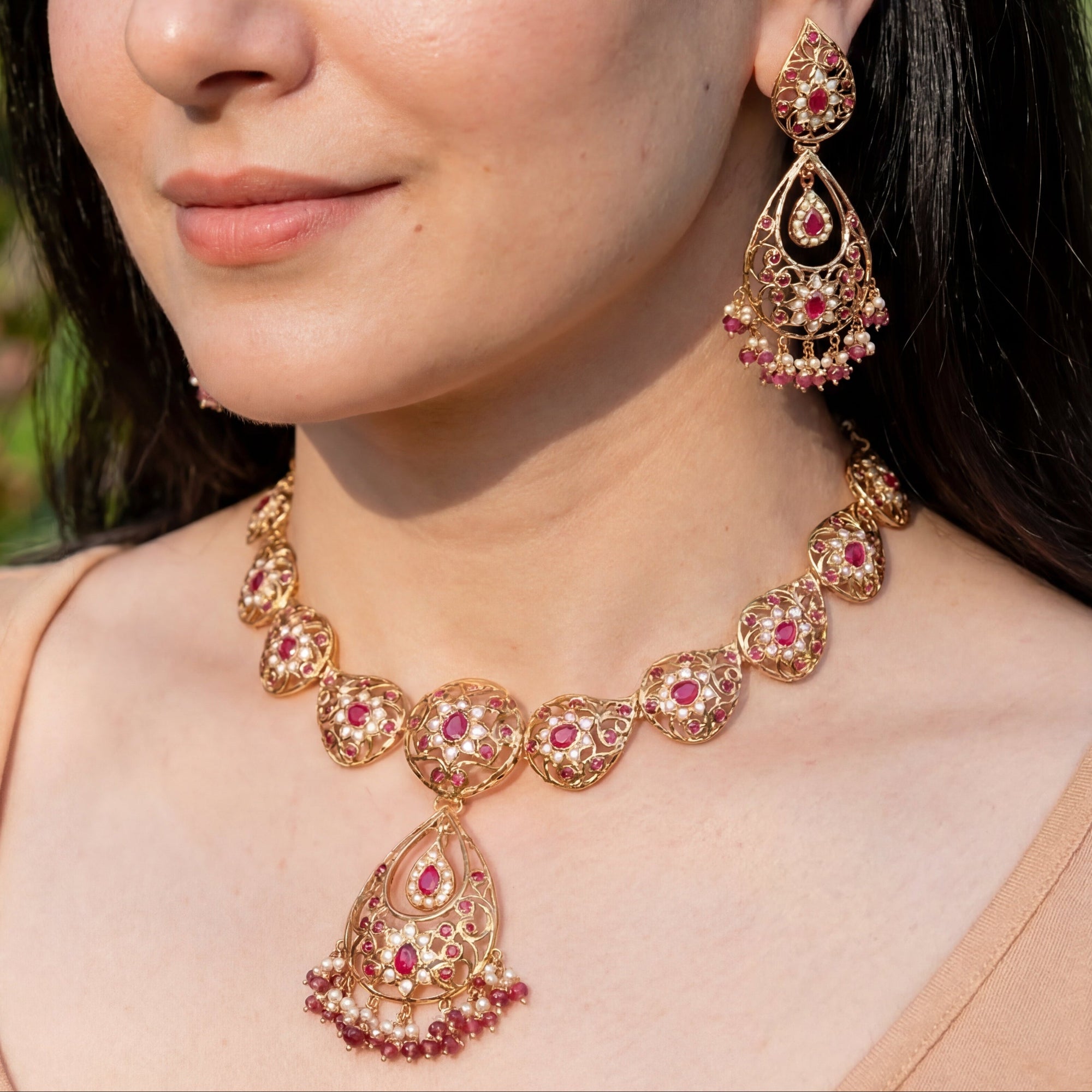 రూబీ రెడ్ నెక్లెస్ సెట్ | బంగారు పూతతో వెండి నగలు | రియల్ గోల్డ్ లైక్ ఫినిష్ NS 114