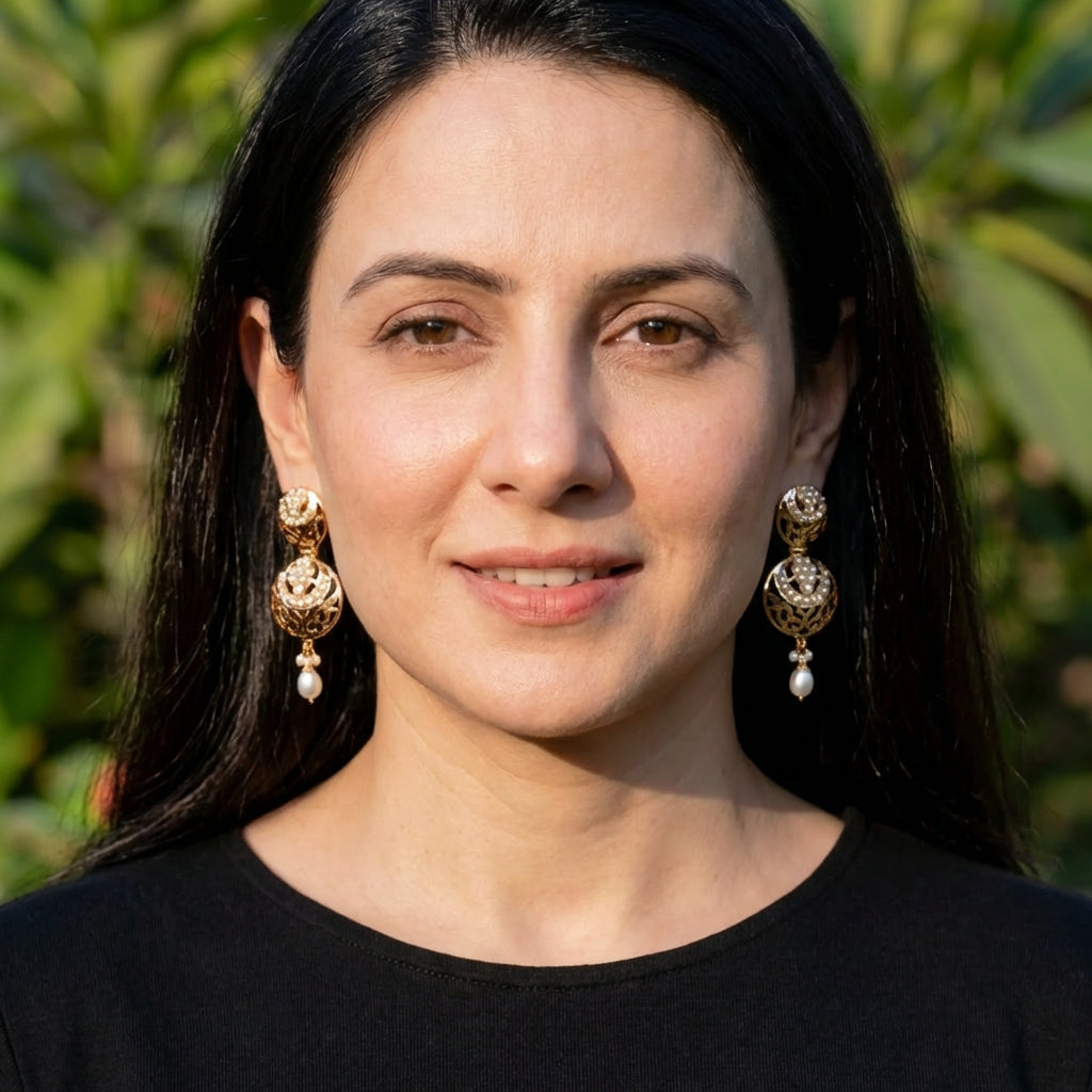 బంగారు పూత పూసిన ముత్యాల చెవిపోగులు | స్వచ్ఛమైన 925 స్టెర్లింగ్ సిల్వర్ | బాలికల కోసం అందమైన చెవిపోగులు ER 546