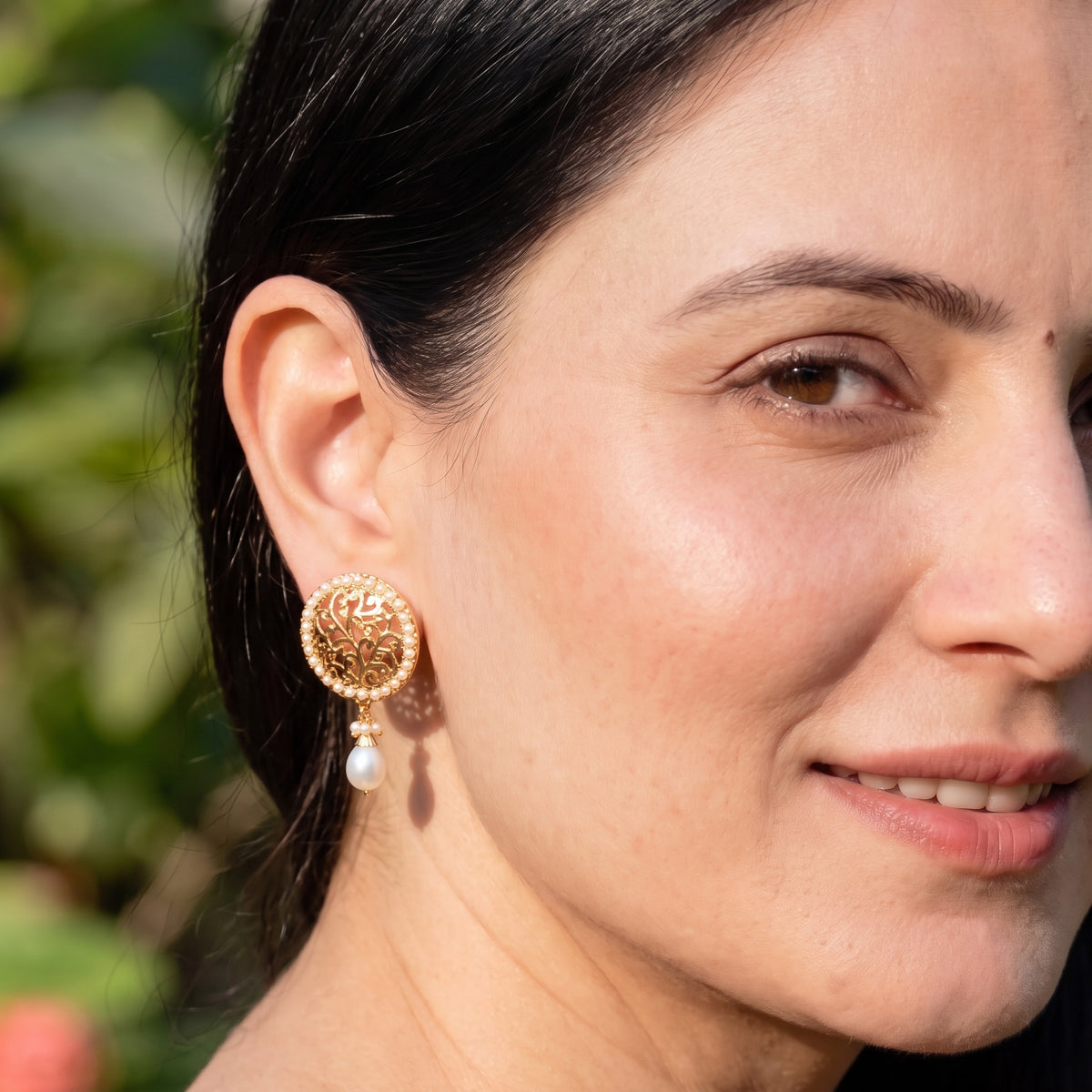 Pearl Drop Studs in Gold-Plated Silver ER 800