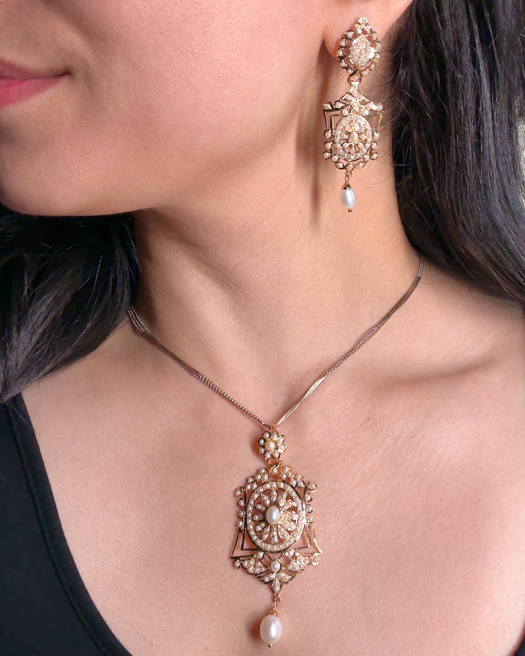Magnificient Pearl Pendant Set | Exquisite Vintage Styled Design PS 120