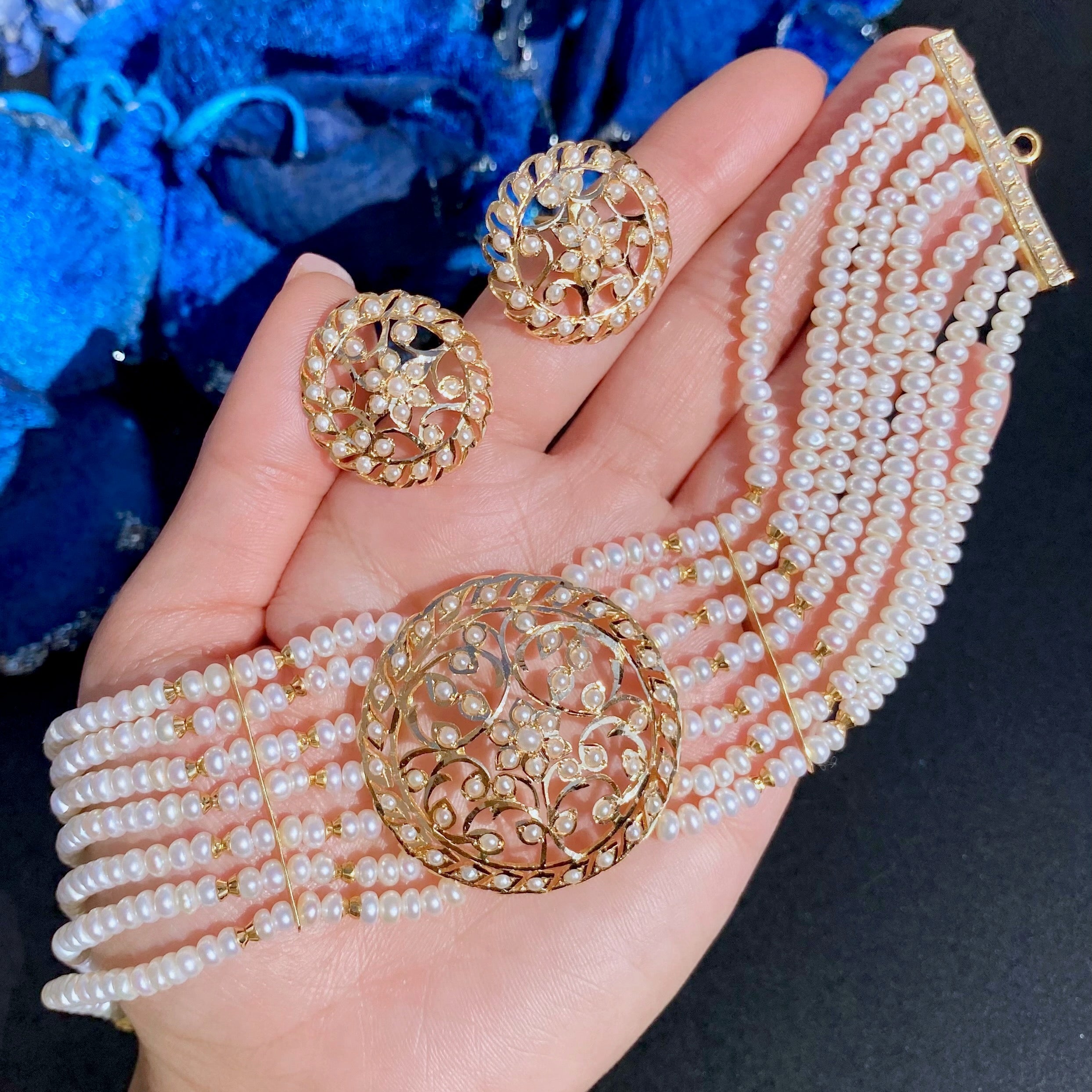 sophisticated gold choker