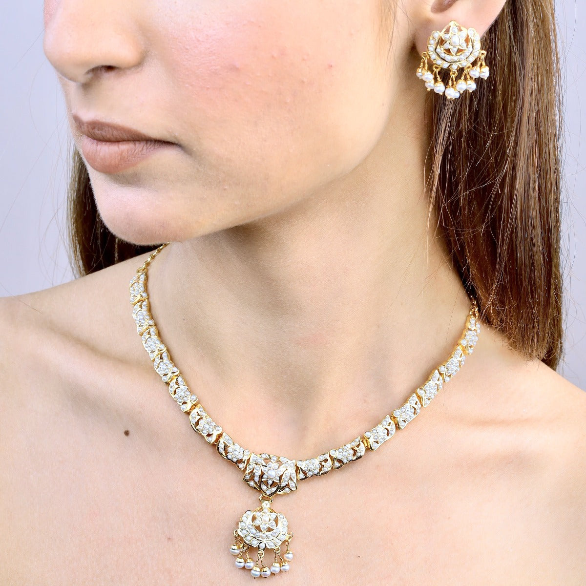light pearl necklace