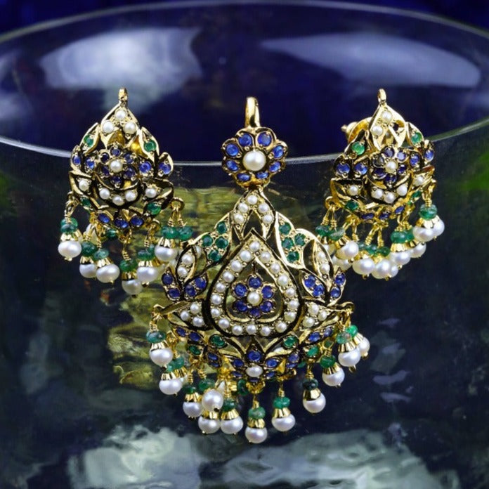 jadau pendant set with gold plating