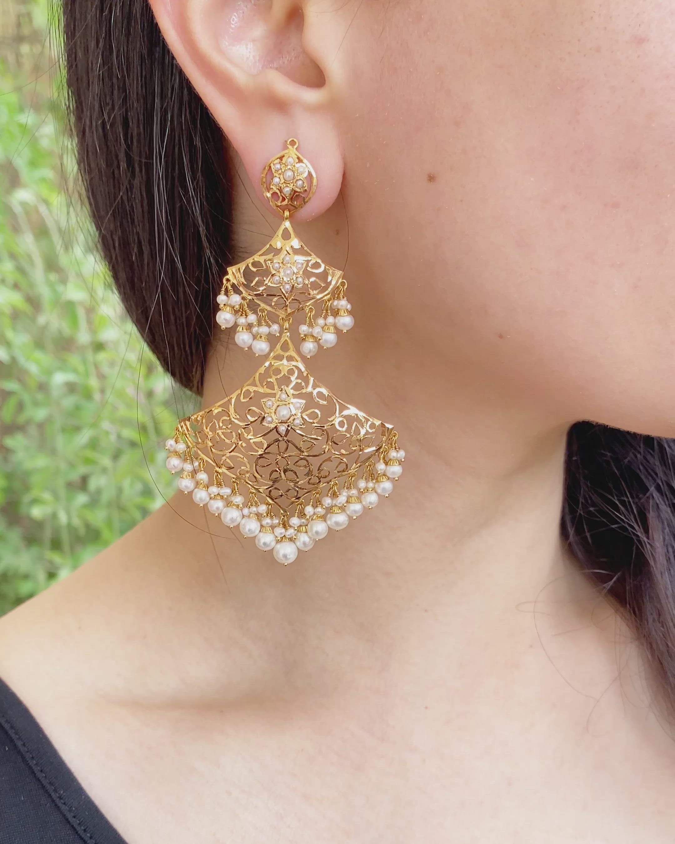 gold earrings for women