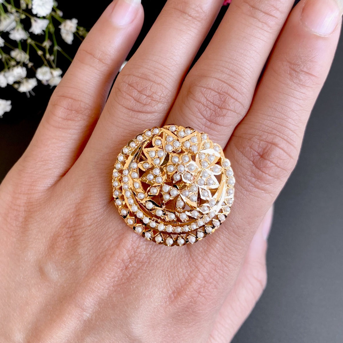 womens gold ring pearls