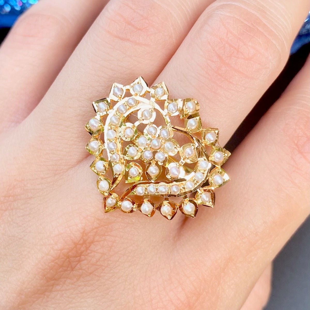 pearl jadau ring in 22ct gold