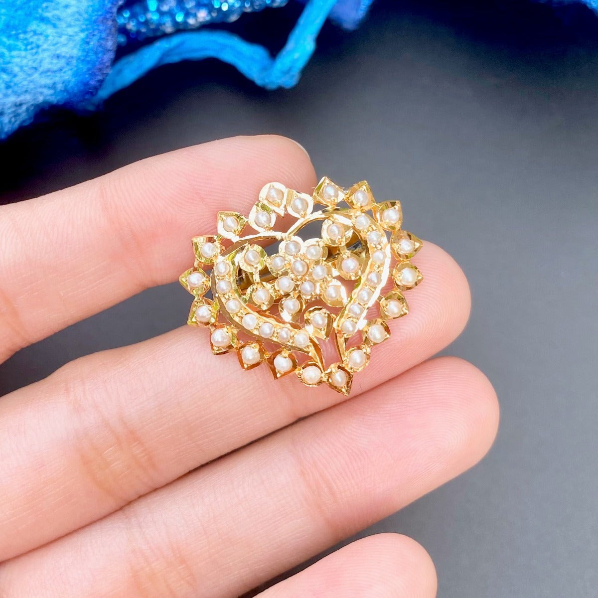 pearl jadau ring in 22ct gold