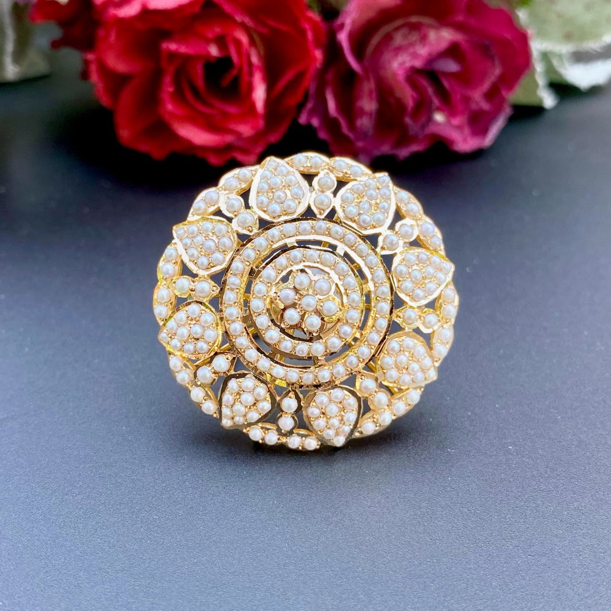 statement cocktail pearl jadau ring in 22k gold glr 040