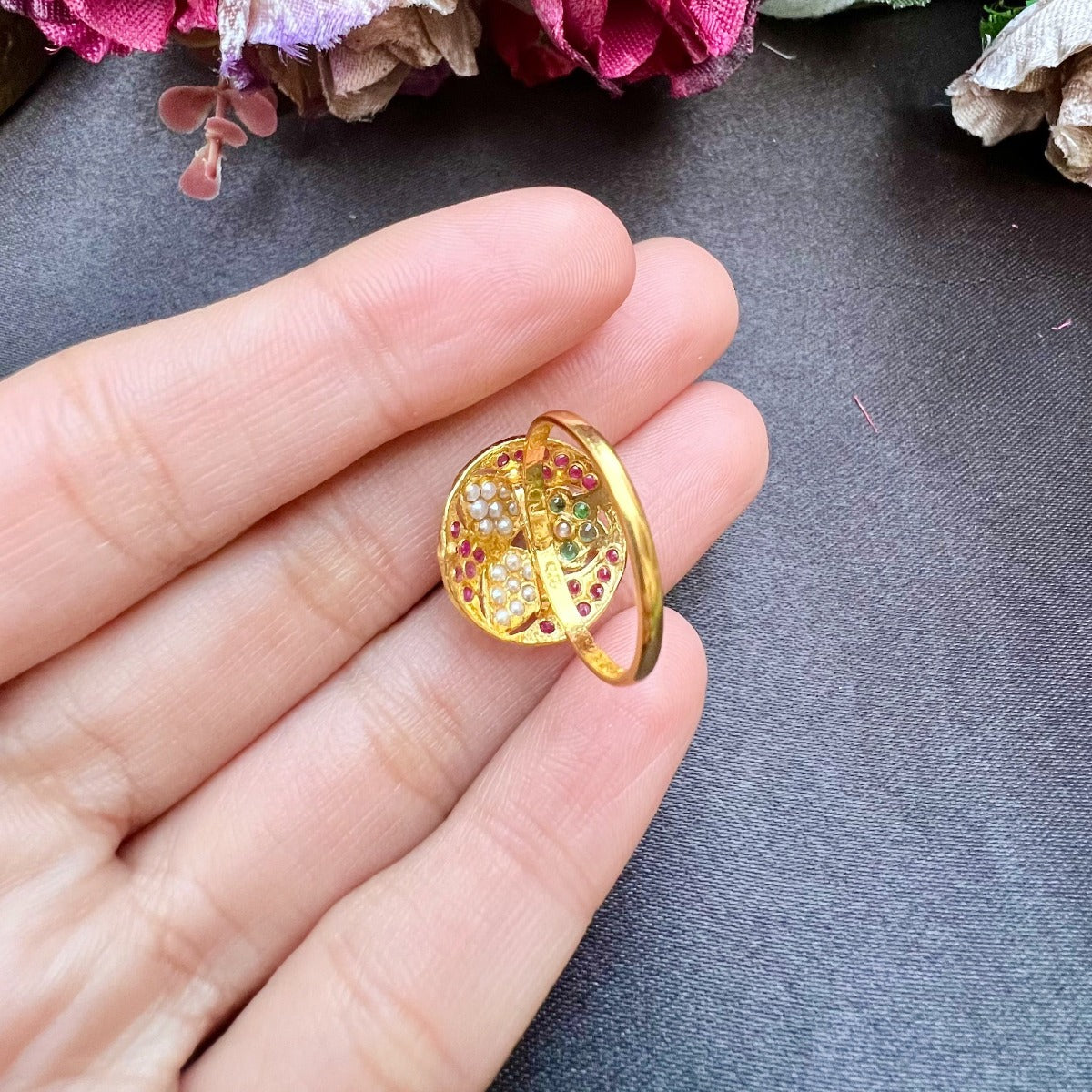 jadau gold finger ring for girls