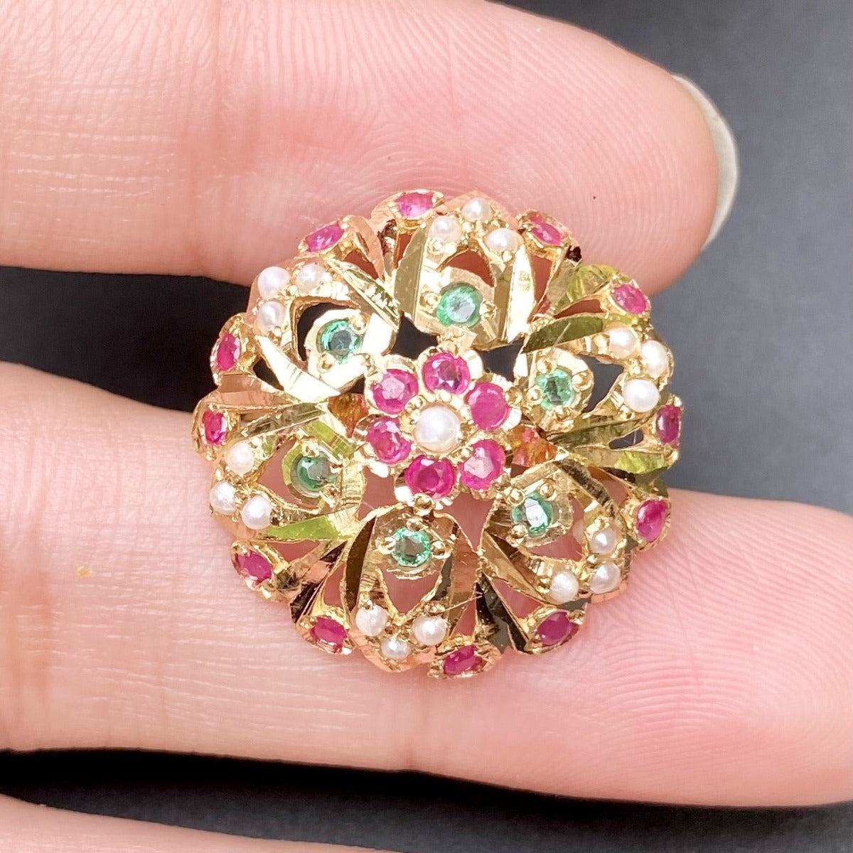 delicate jadau ring gold