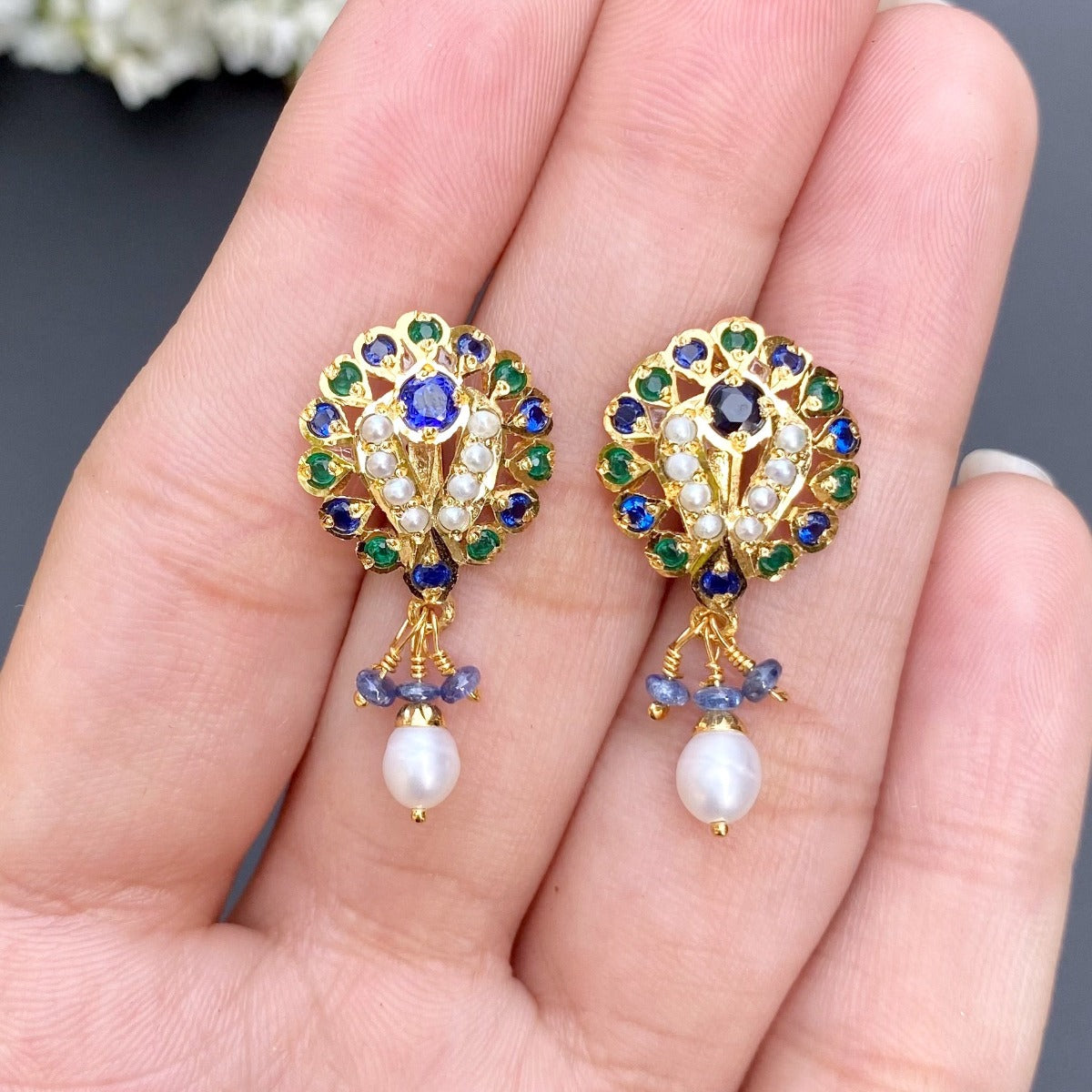 small jadau gold plated pendant set