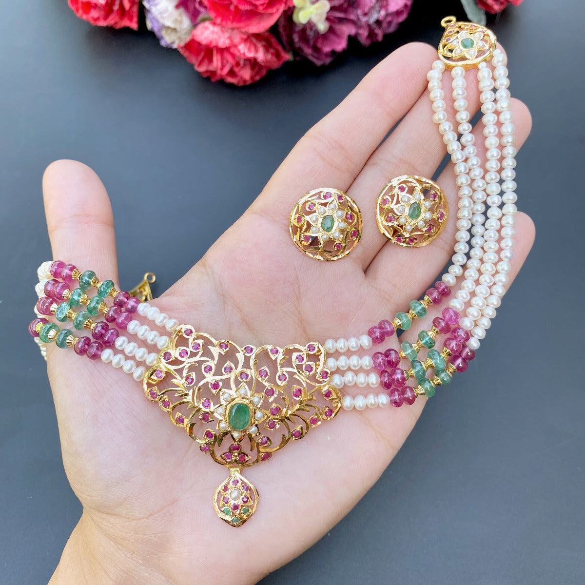 delicate 22k gold choker set
