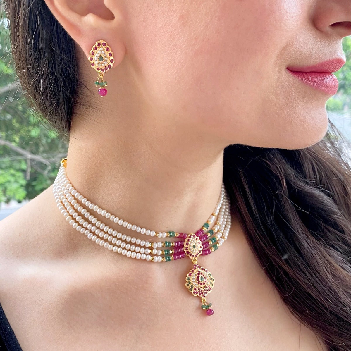 delicate jadau jewelry set gold