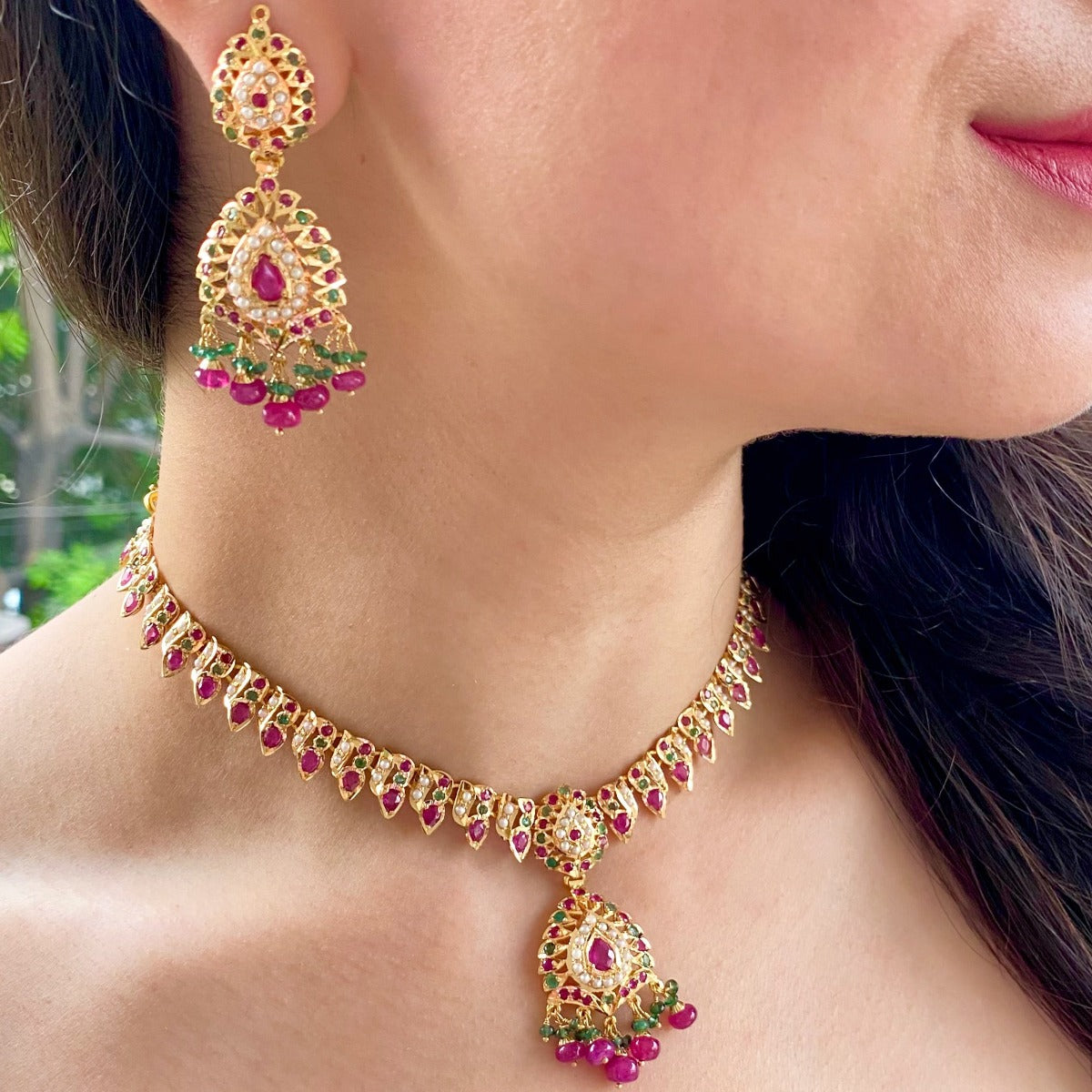 delicate gold necklace set