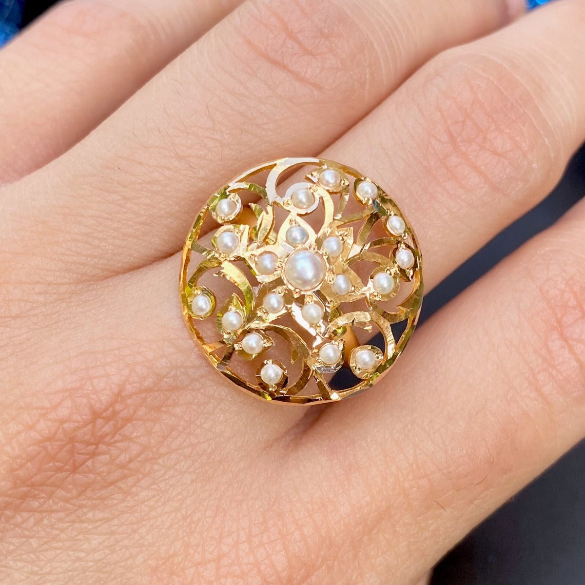 elegant pearl ring in 22ct gold