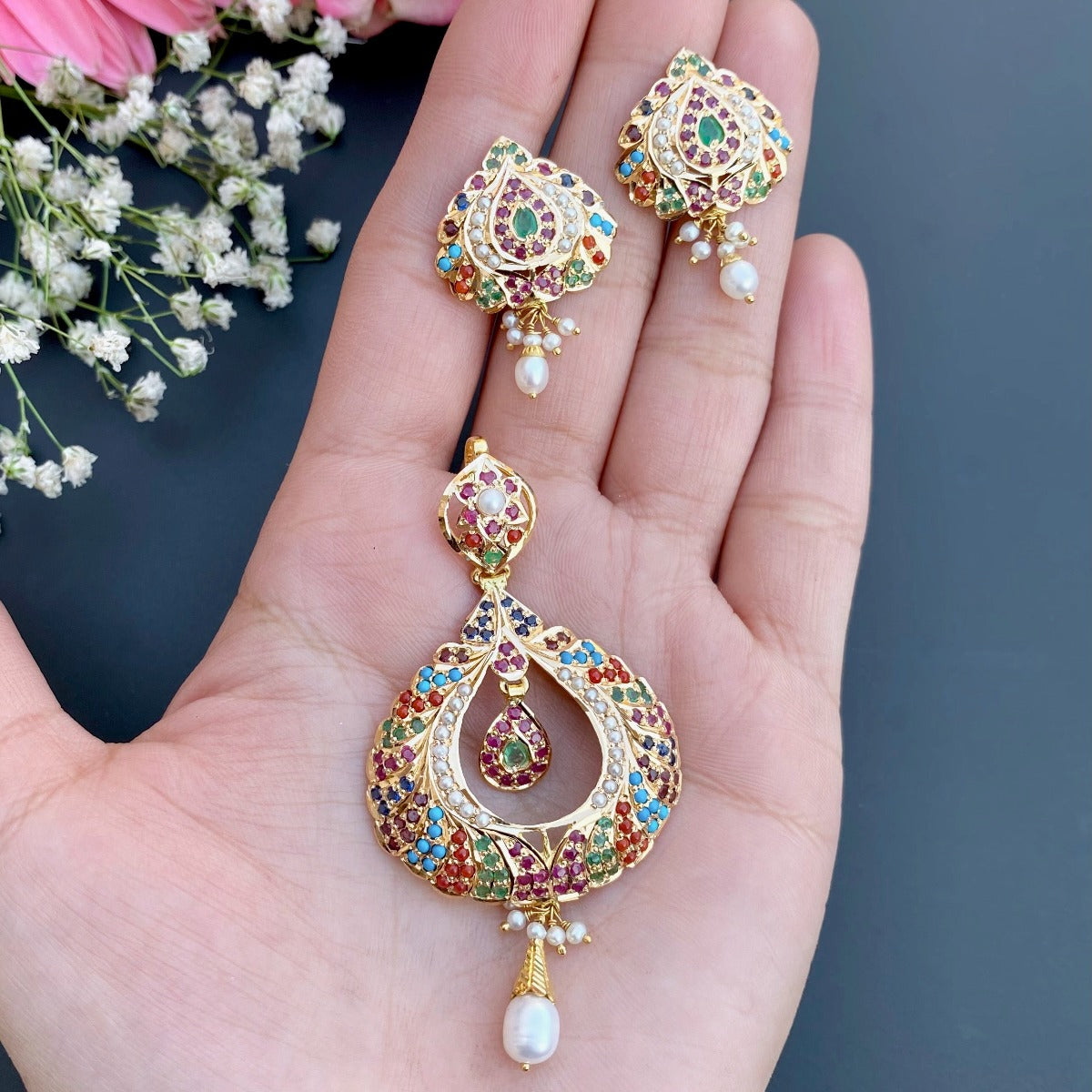 gold navrattan pendant set jadau