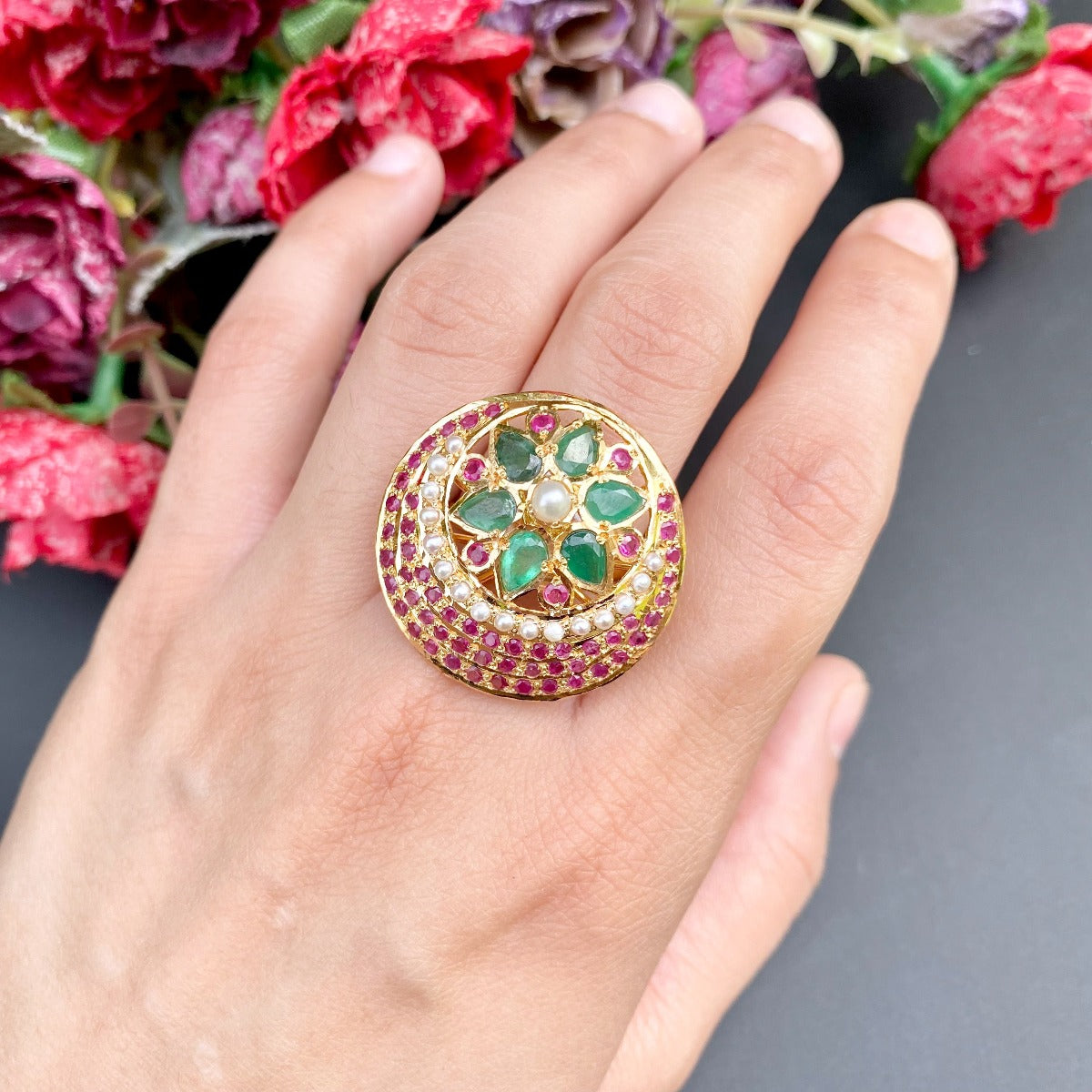 round statement gold ring