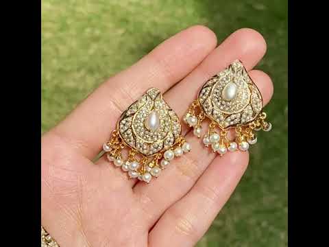 pearl pendant set on sterling silver with gold plating