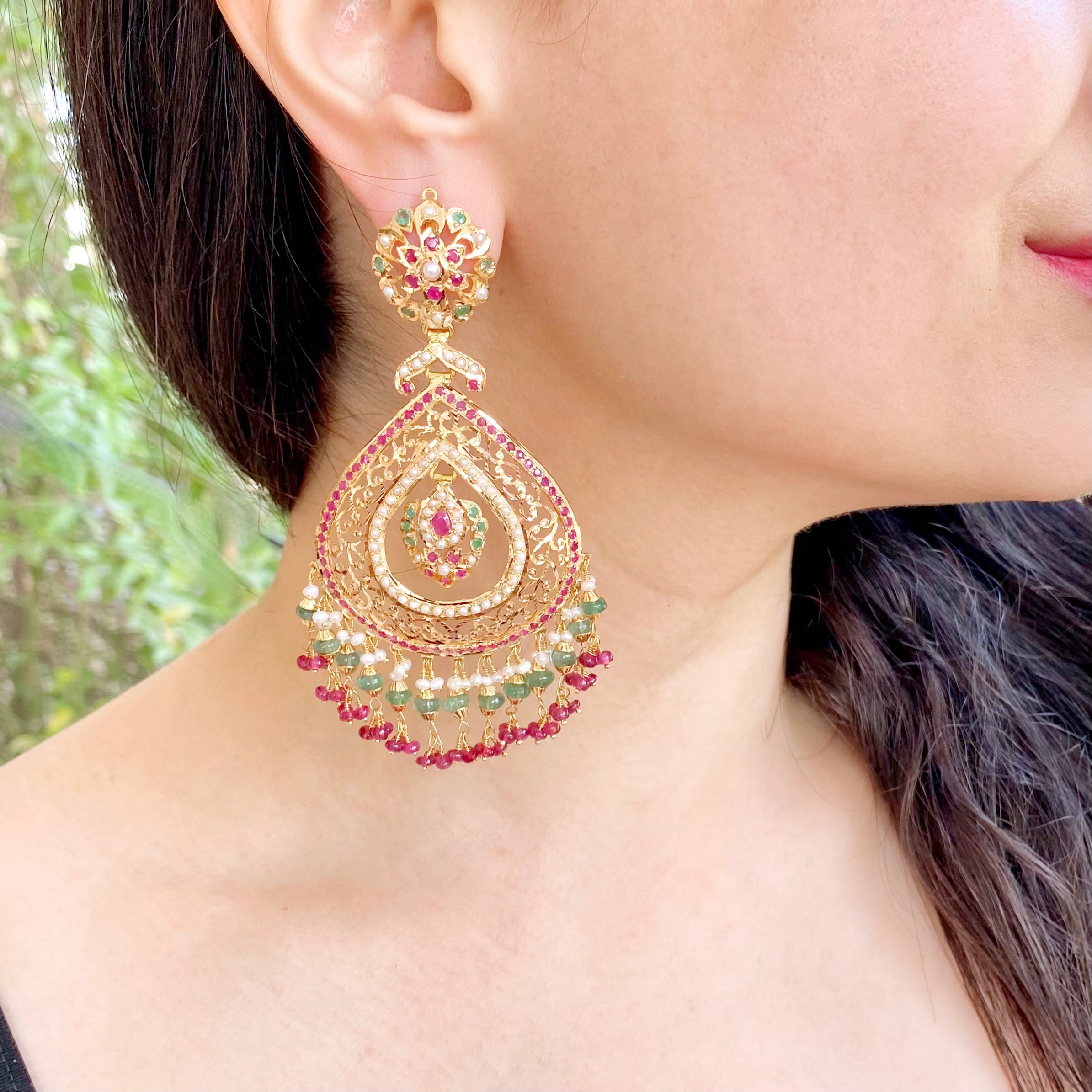 gold chandbali earrings 