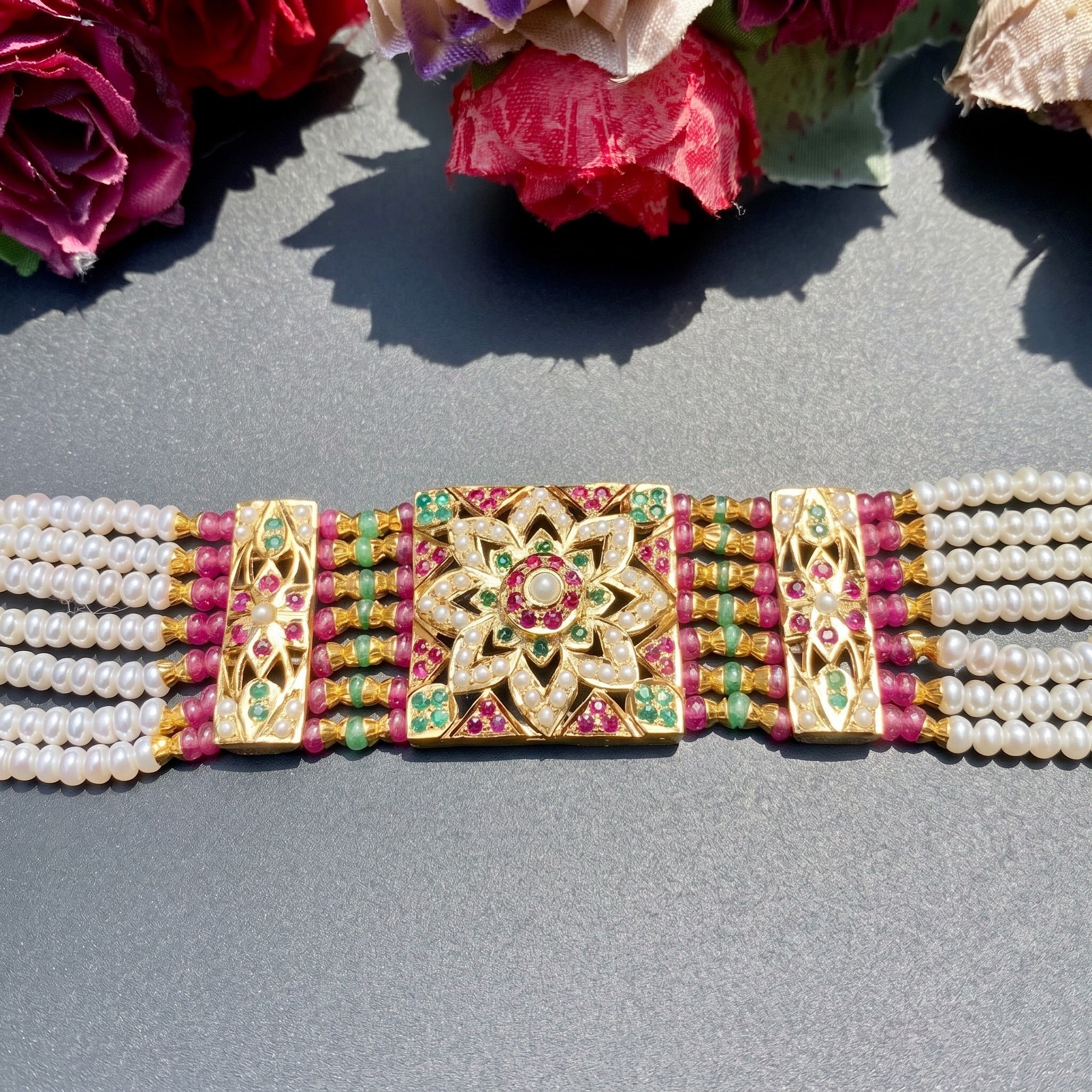 multicolored jadau pearl string bracelet