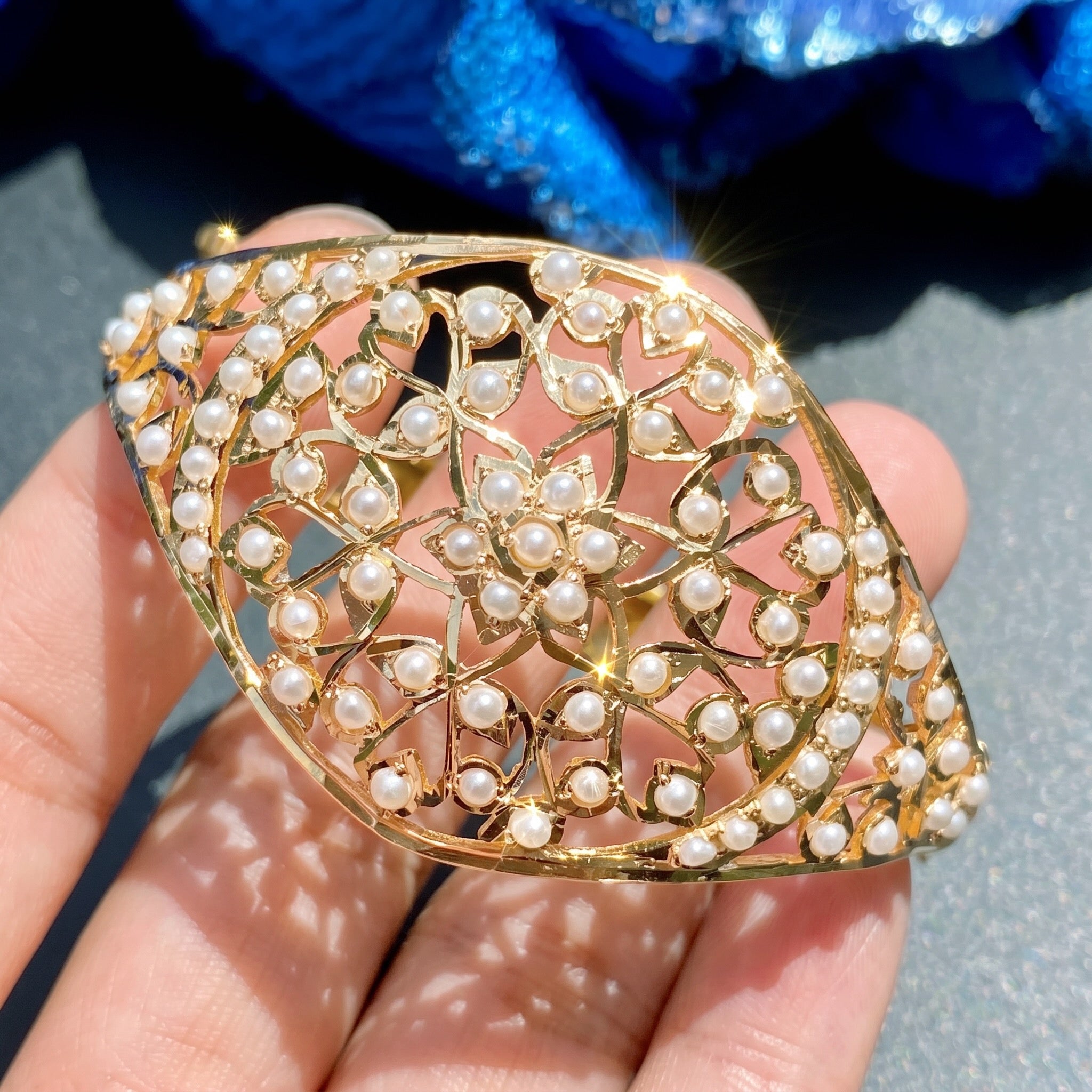 pearl bracelet in gold for women