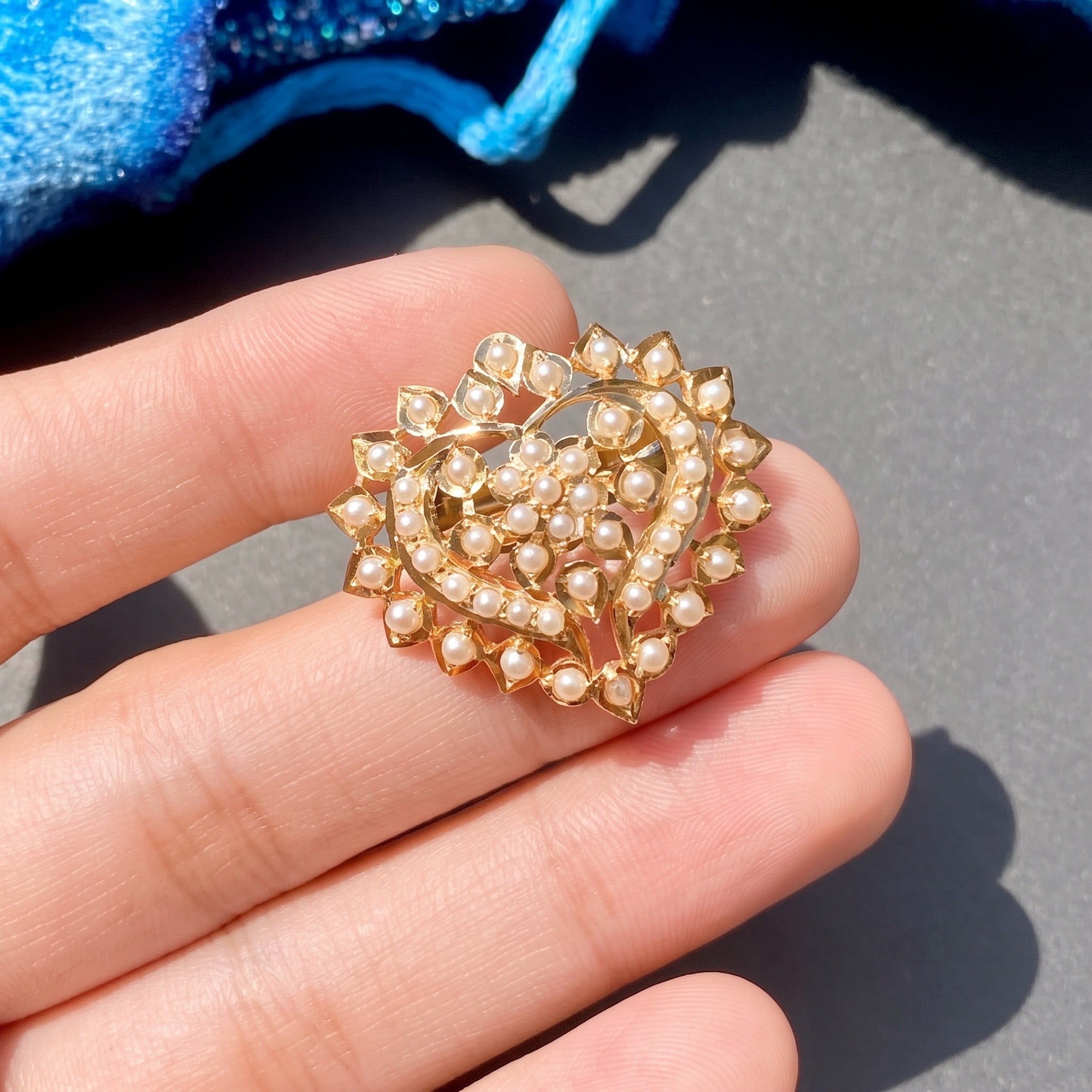 pearl jadau ring in 22ct gold
