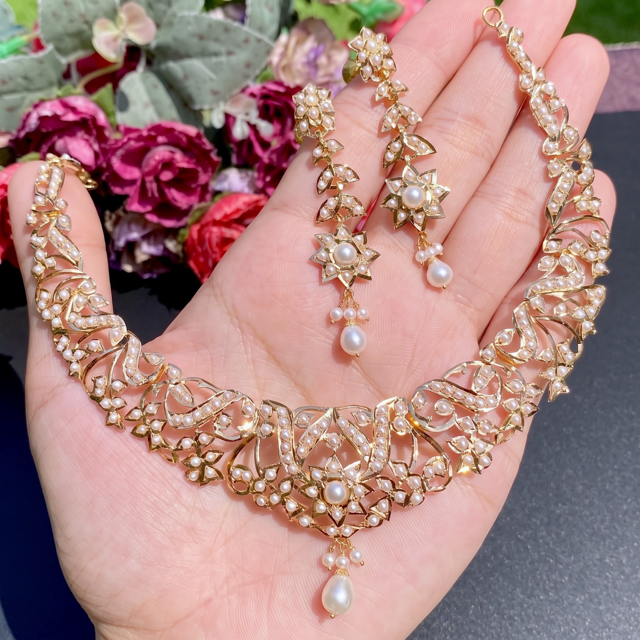 lightweight gold necklace with dainty earrings for indo-western outfits