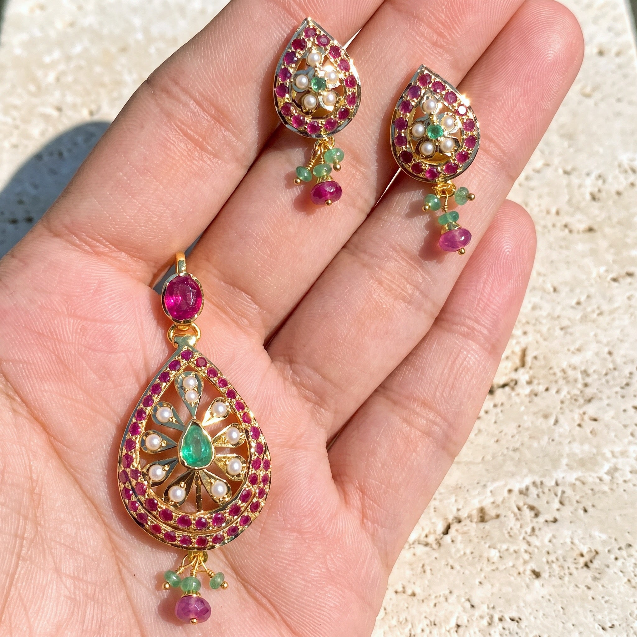 Elegant & Lightweight Gold Pendant Set in Multicoloured Stones GPS 015