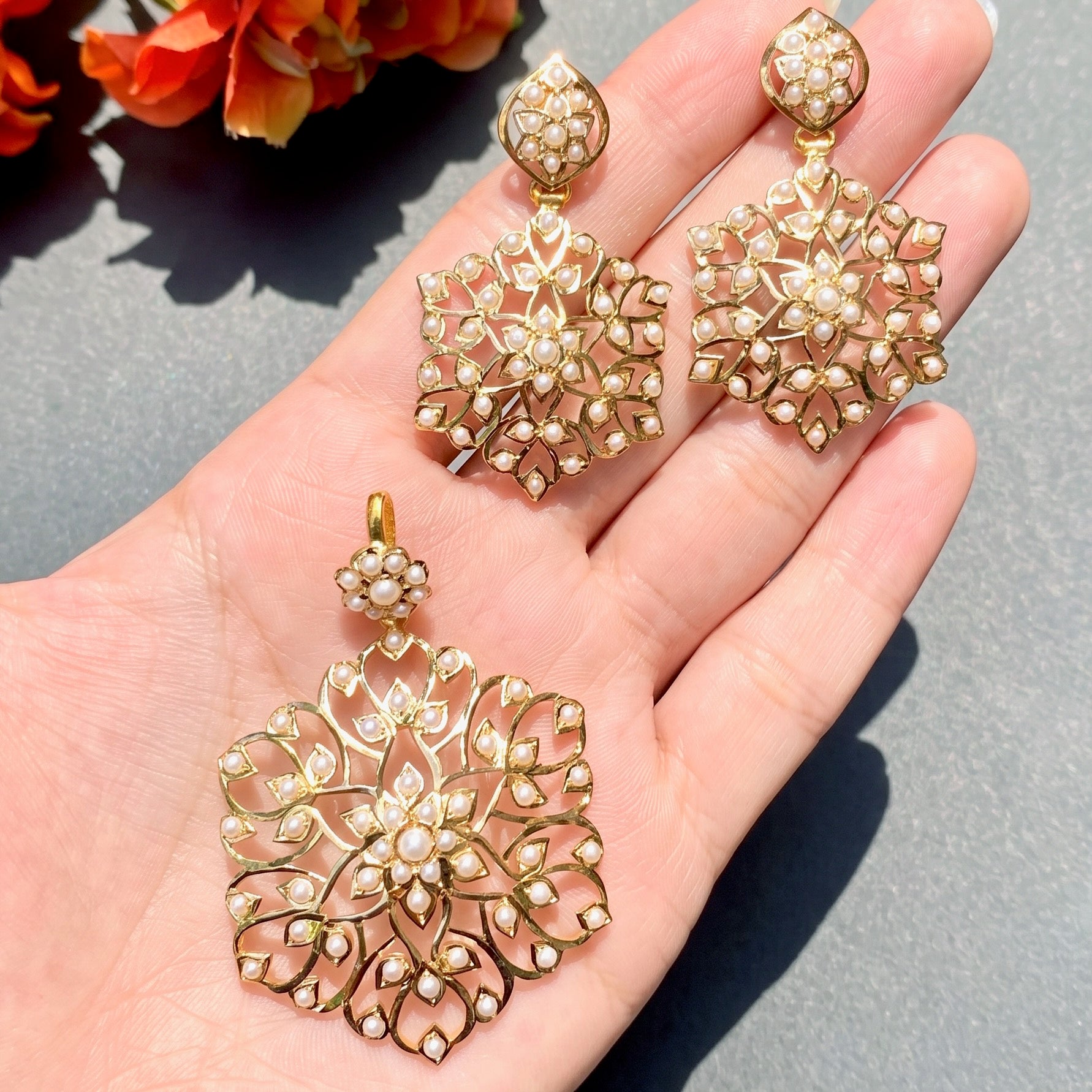 bengali design gold pendant and earrings