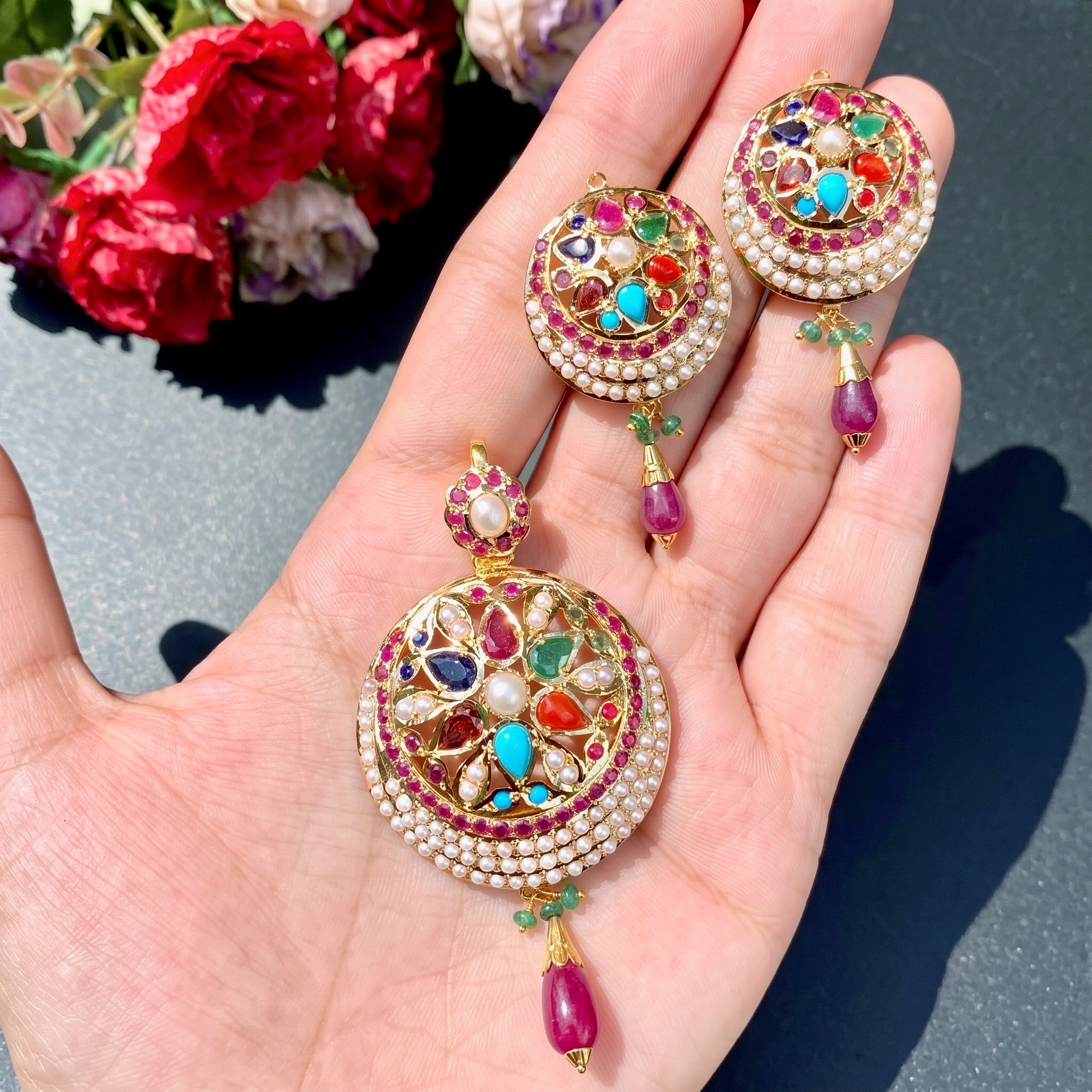 navratna pendant set