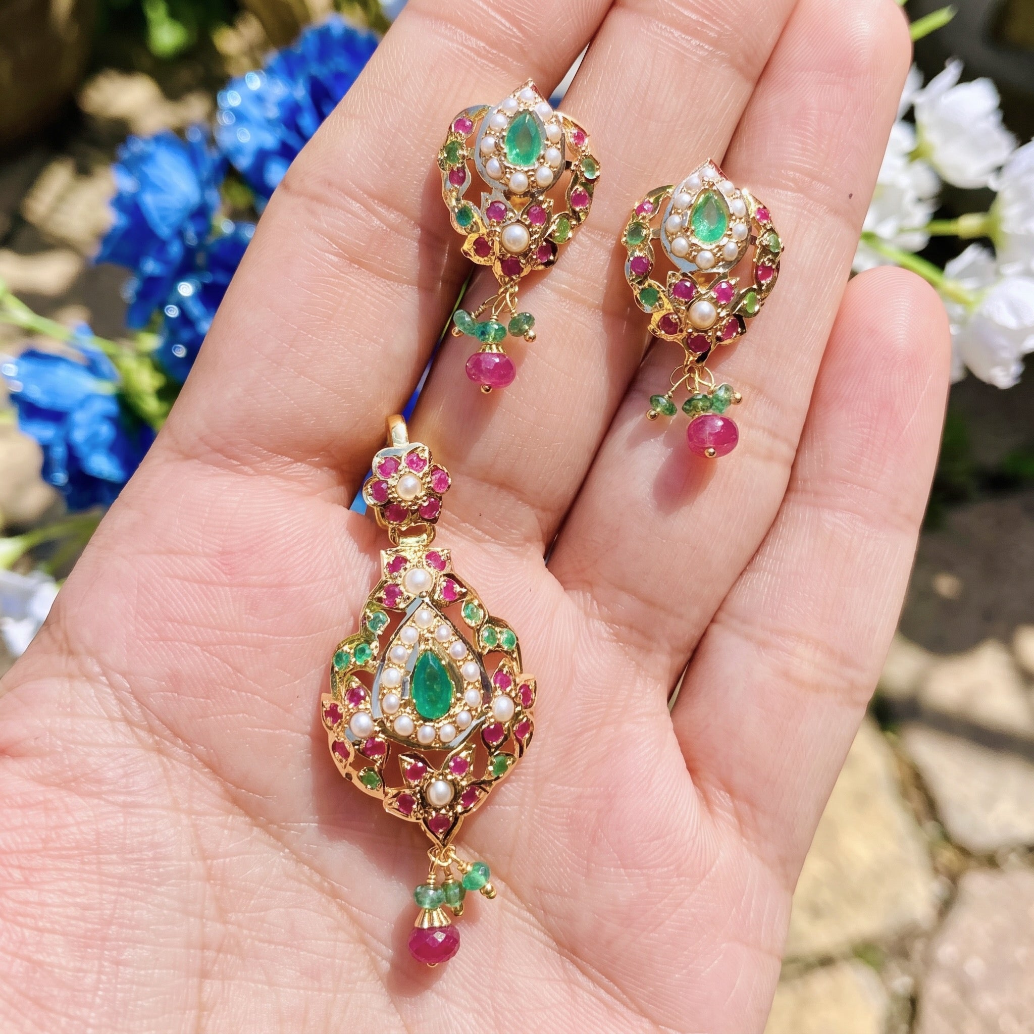 buy lightweight gold pendant set in usa