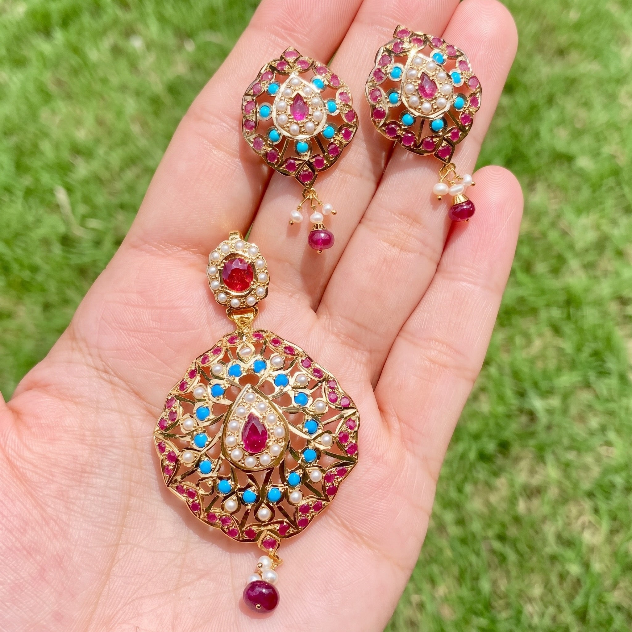 ruby pheroza pendant set