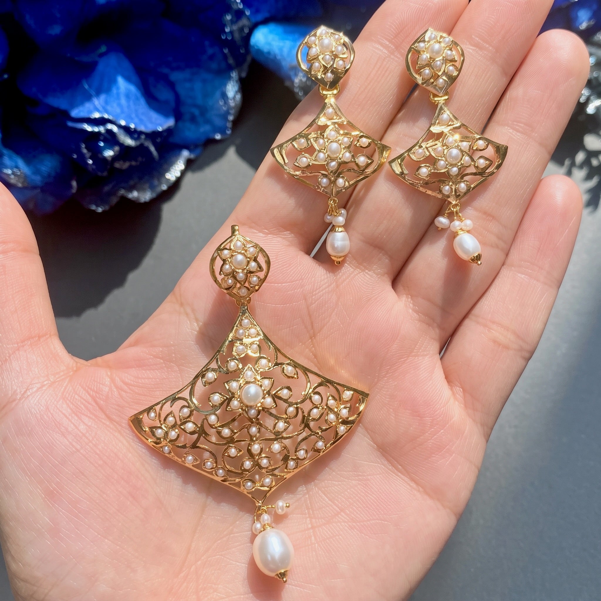 gold pendant set under 1 lakh
