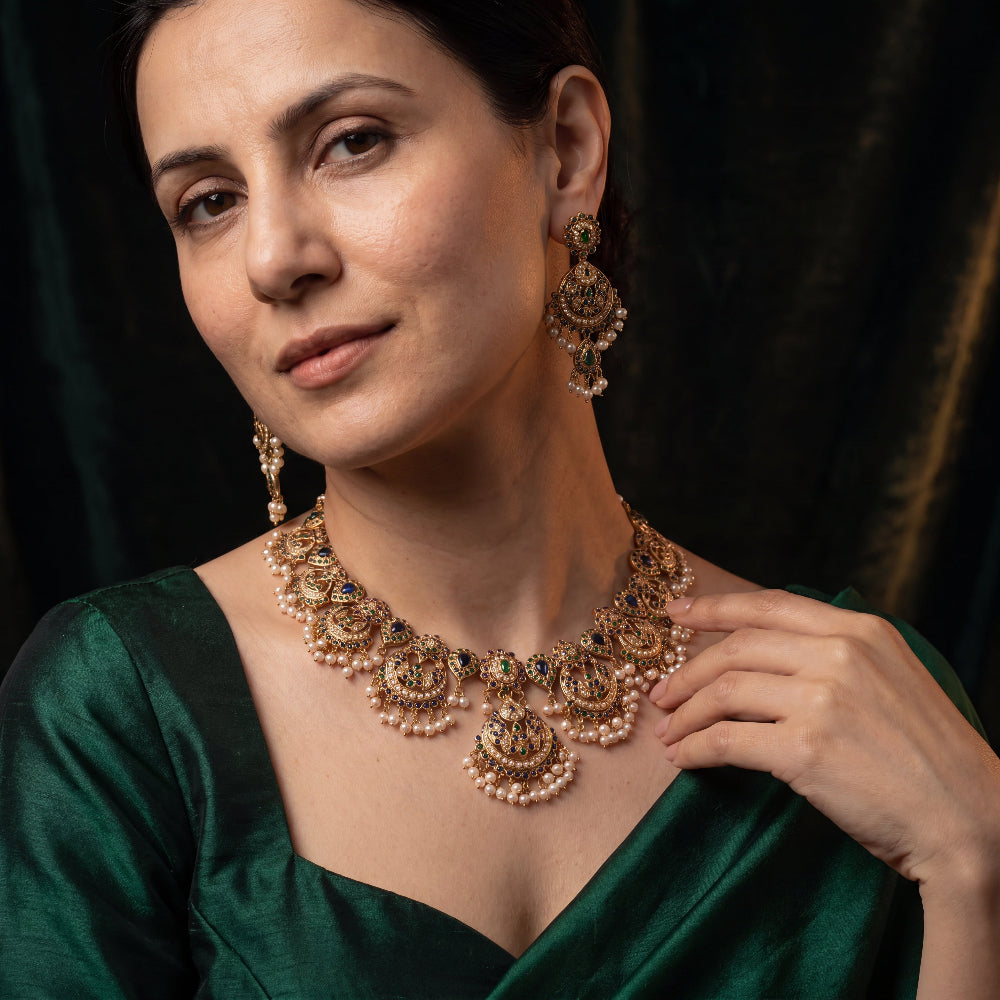 bridal necklace to be paired with a lehenga