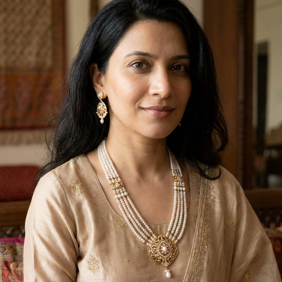 Sober & Delicate Pearl Haar Set | Freshwater Pearls on Sterling Silver | Gold Plated NS 386