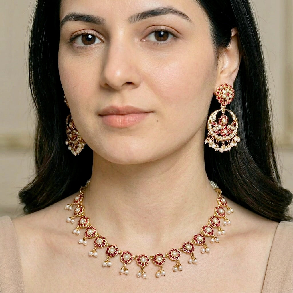 చంద్‌బాలీ చెవిపోగులతో కూడిన సున్నితమైన రూబీ నెక్లెస్ | బంగారు పూతతో వెండి NS 289