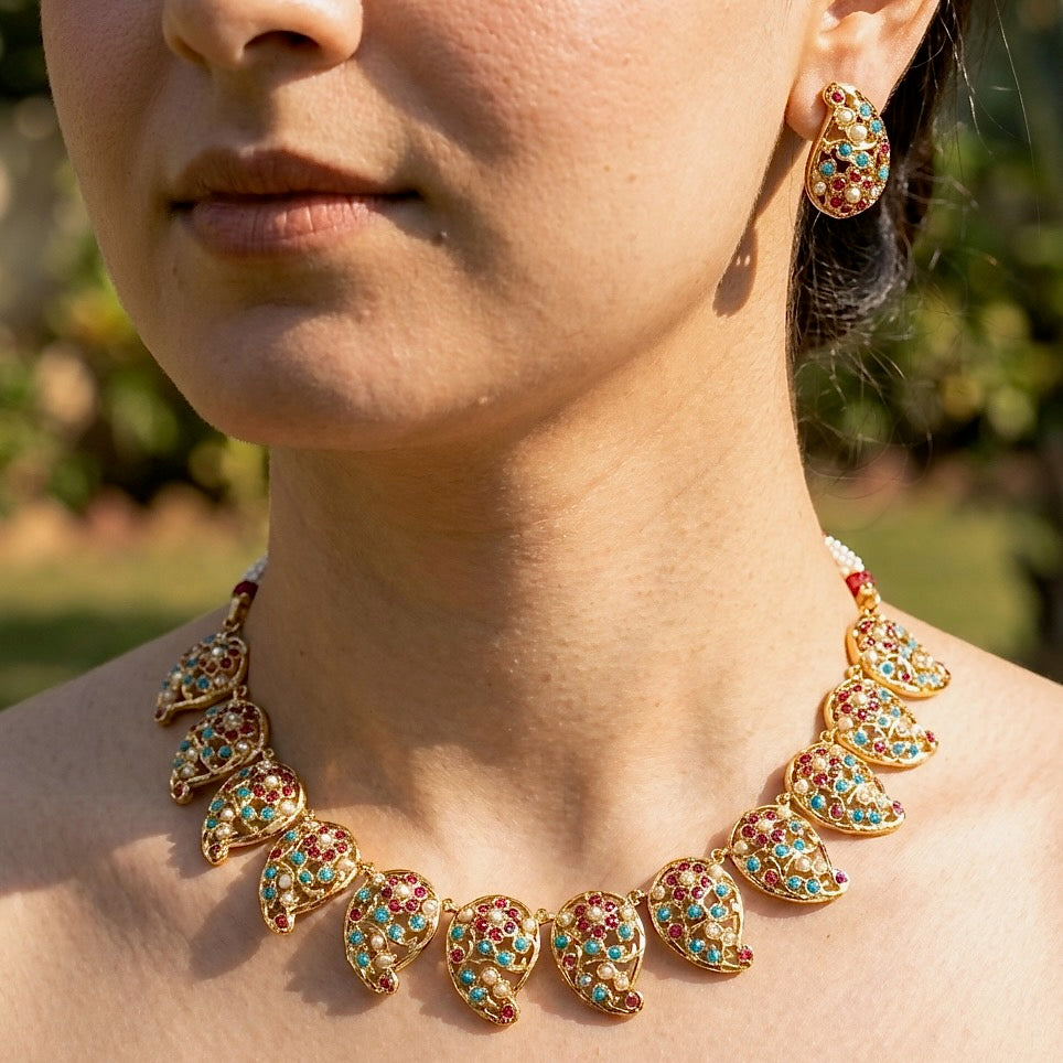 पैस्ले नेकलेस सेट | गोल्ड प्लेटेड स्टर्लिंग सिल्वर | अनोखे रंग NS 244