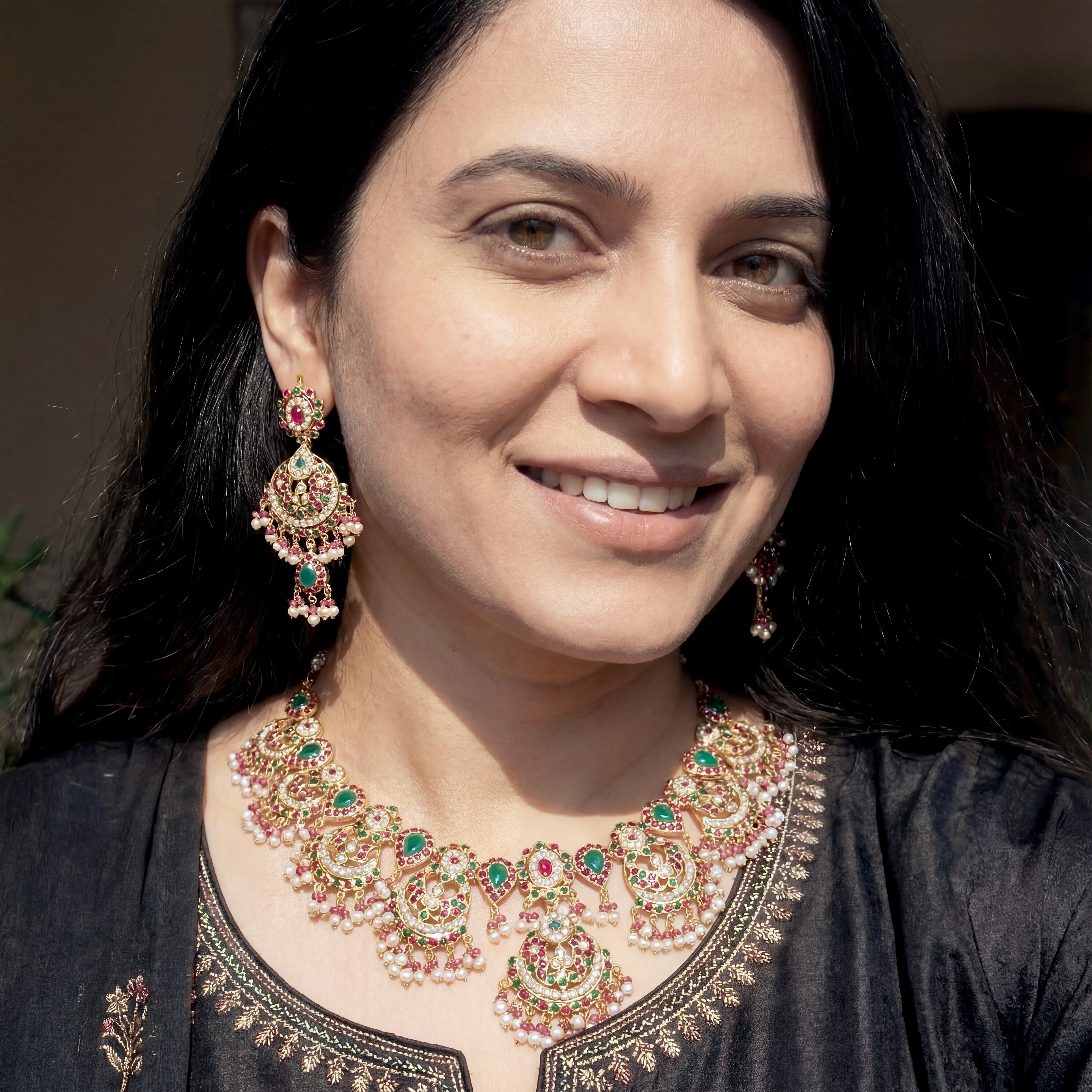 బ్రైడల్ గోల్డ్ ప్లేటెడ్ జ్యువెలరీ | వధువు NS 095 కోసం మల్టీకలర్ నెక్లెస్ సెట్