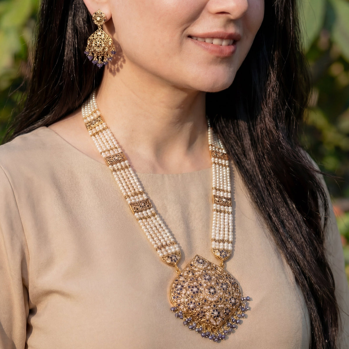 బ్లూ నీలమణి రాణి హార్ సెట్ | ప్రీమియం క్వాలిటీ గోల్డ్ ప్లేటెడ్ జ్యువెలరీ NS 263